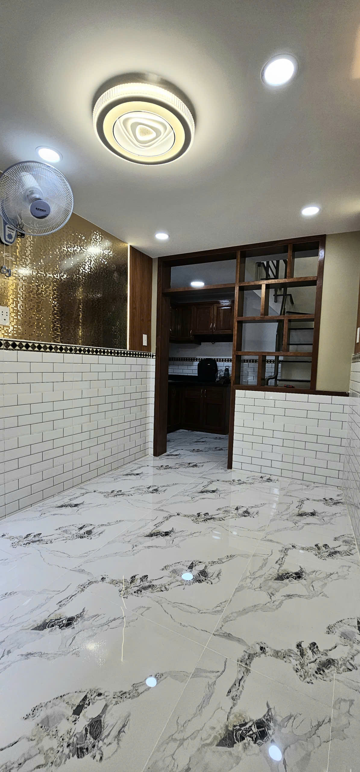 Bán nhà hẻm thông thoáng phường Xóm Chiếu Q4
Ngang 2 nở Ngang 4 dài 6.5 m đúc 4 tấm