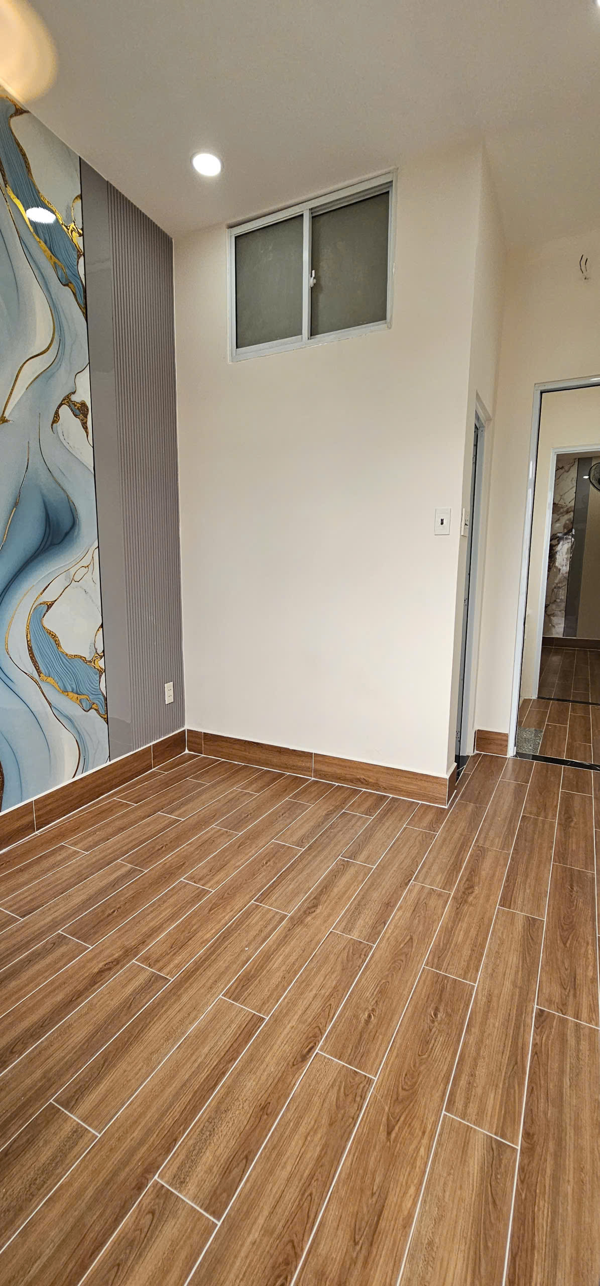 Bán nhà hẻm rộng 3.5 m thông thoáng tôn đản ba gác máy

 phường Khánh Hội Q4 - 4 PN 5 WC chỉ 3 đ-3