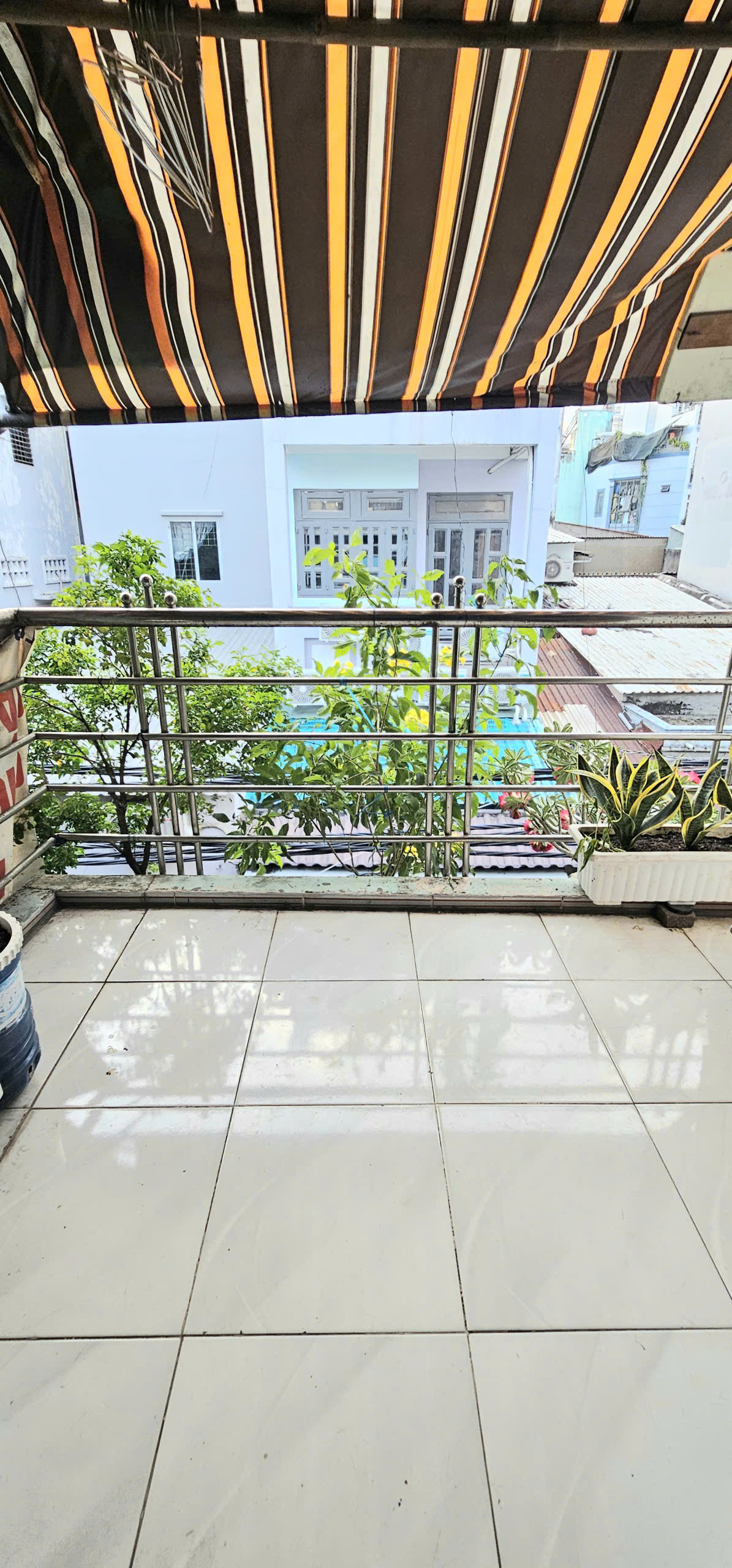 Bán nhà hẻm thông sát mặt tiền Q4 

Đúc 3 tấm đường rộng 3.5 M  có 3 đ