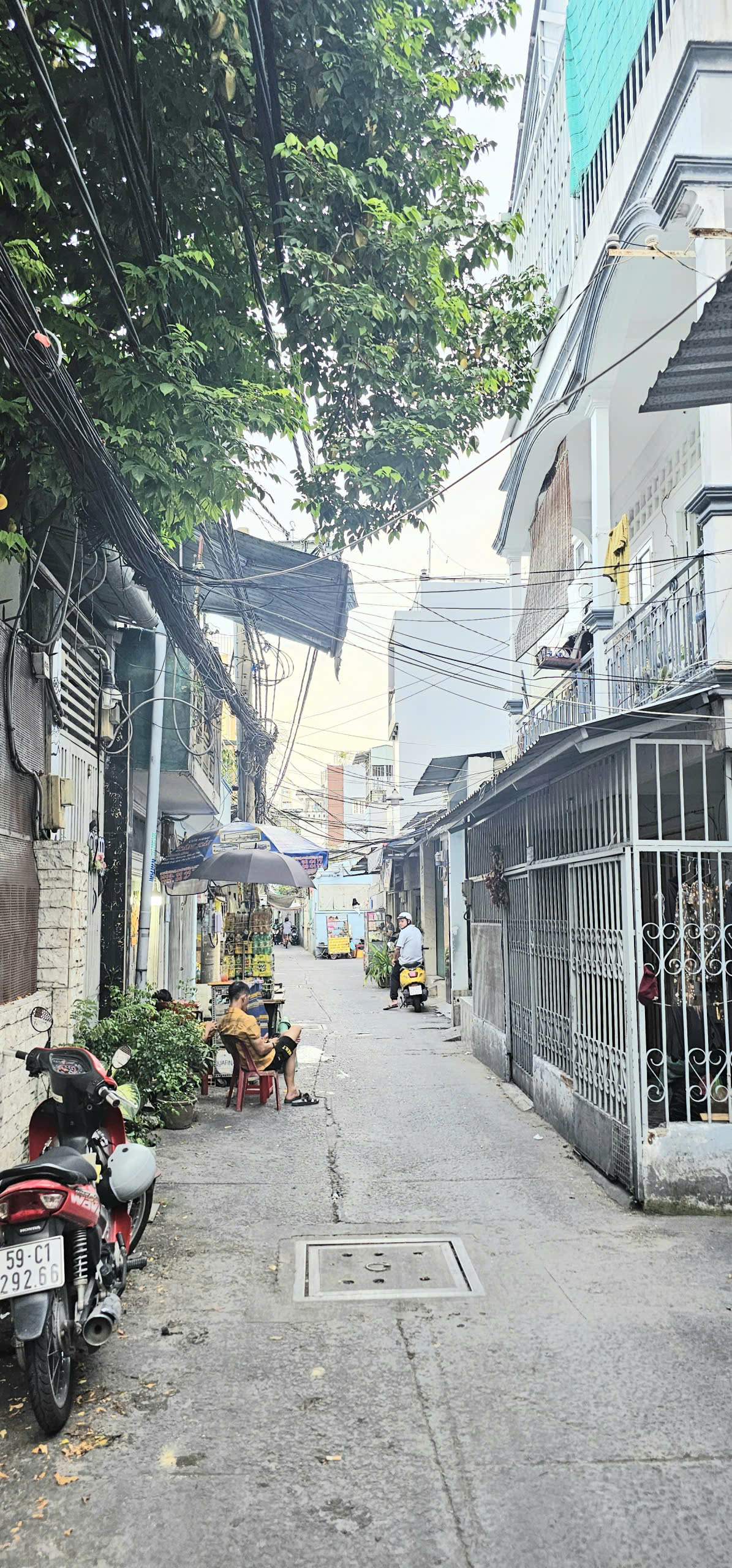 Bán nhà hẻm thông sát mặt tiền Q4 
Đúc 3 tấm Ngang 3.2 x 6.9 có 3 đ-4