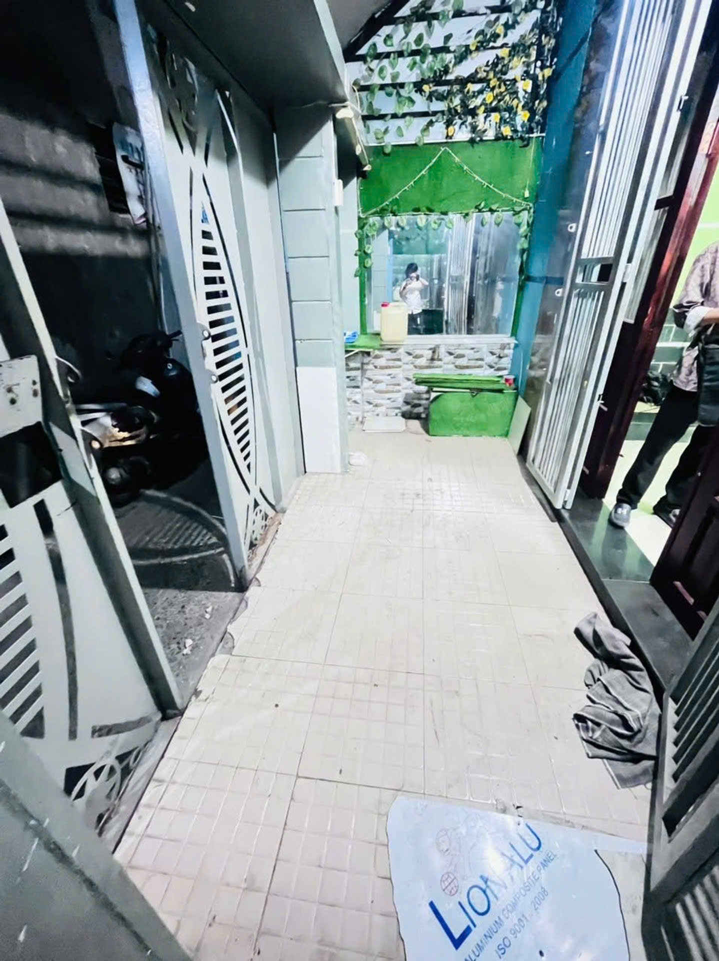 bán nhà Ngang 5.8 x 8.5 đúc 5 tấm có 3 đ
DIỆN TÍCH SD 250 M2