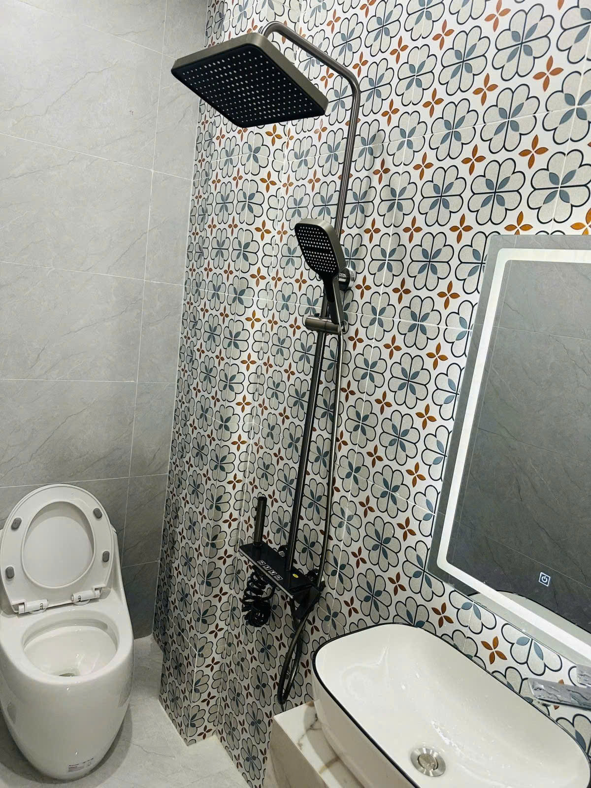 bán nhà mới xây dựng Ngang 3.3 x 14 
đúc 3 tấm Q4-3