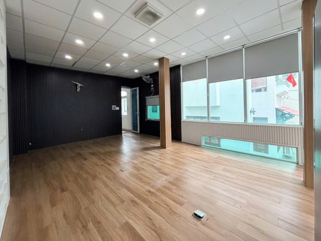 Hạ 600 triệu – nhà góc 5 tầng hẻm xe tải Hoàng Văn Thụ, 60m², giá mới 11.9 tỷ-3