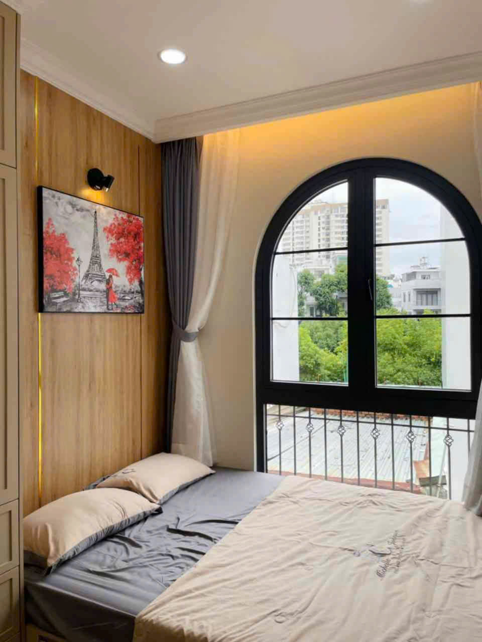 Giảm 1.8 tỷ còn 18.7 tỷ – CHDV 102m² (5.5x18.5) – 4 tầng thang máy – dòng tiền 90 triệu/tháng - Sát mặt tiền đường Hoàng Sa