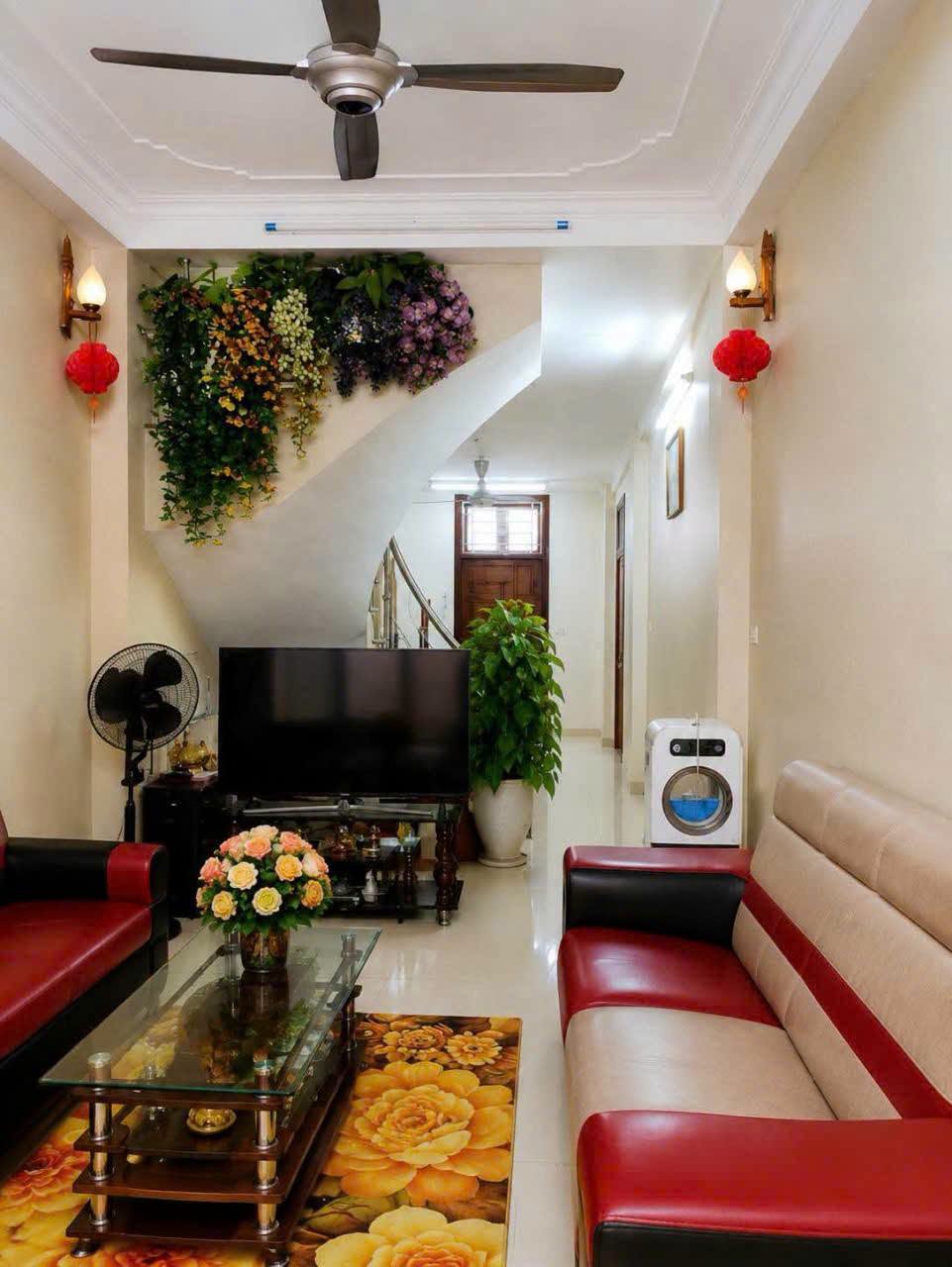 Cần bán gấp, giảm sâu, ô tô đỗ cửa, Xuân Canh 62m2, 5T, 5.5 tỷ, Đông Anh.