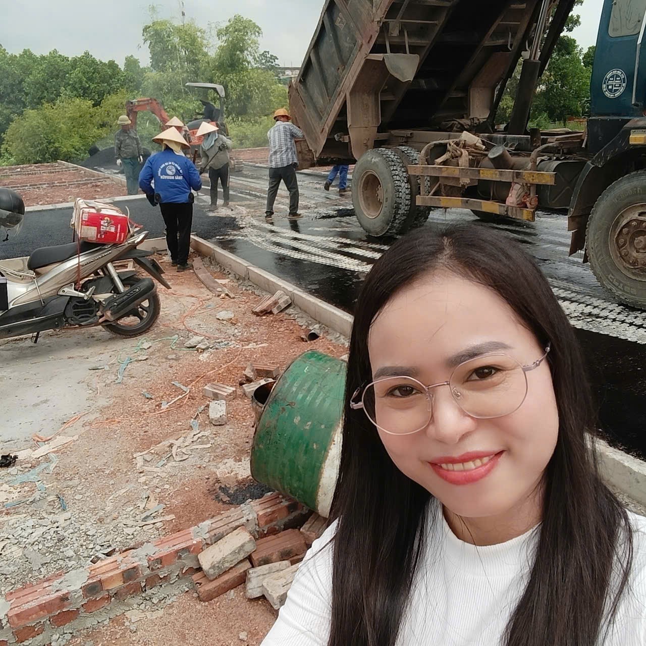 E THỊNH MỞ BÁN NHIÊU LÔ ,GIÁ CHỈ HƠN 700 TR DT 100 M FUN THỔ CƯ , ĐỊA CHỈ TẠI TRUNG GIÃ TP HÀ NỘI , VỊ VHIR ĐẤT CAO GIÁO THOÁNG MÁT