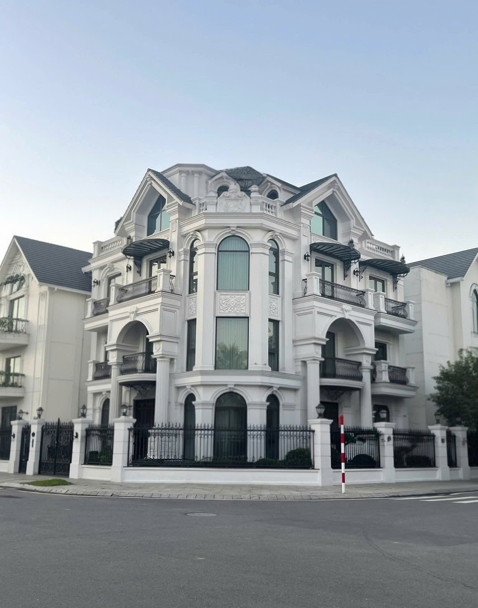 Cho thuê nhà, Xã Đàn, Ô Chợ Dừa, Nguyễn Lương Bằng; 311m2* 4T -63 tr
