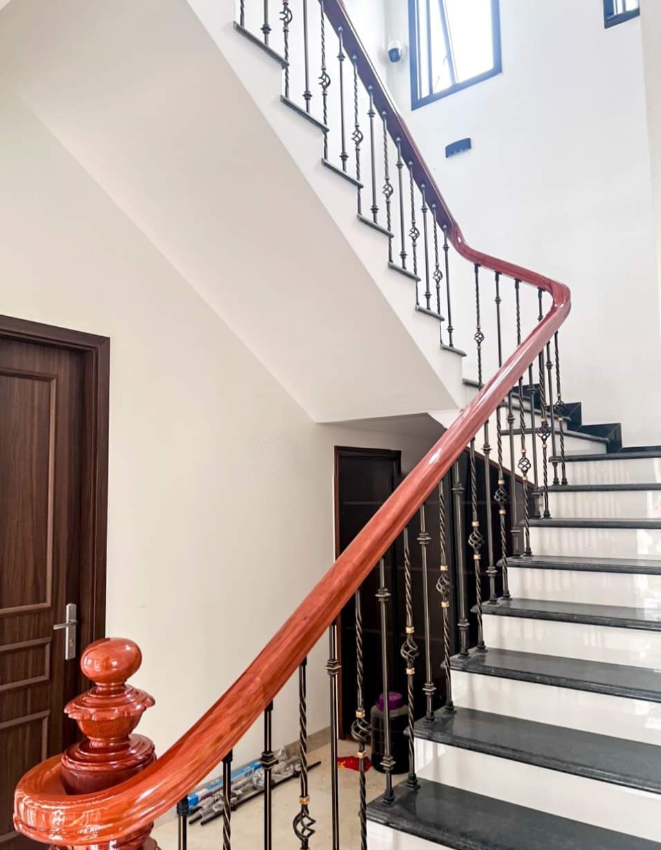 Cho thuê nhà, Xã Đàn, Ô Chợ Dừa, Nguyễn Lương Bằng; 311m2* 4T -63 tr