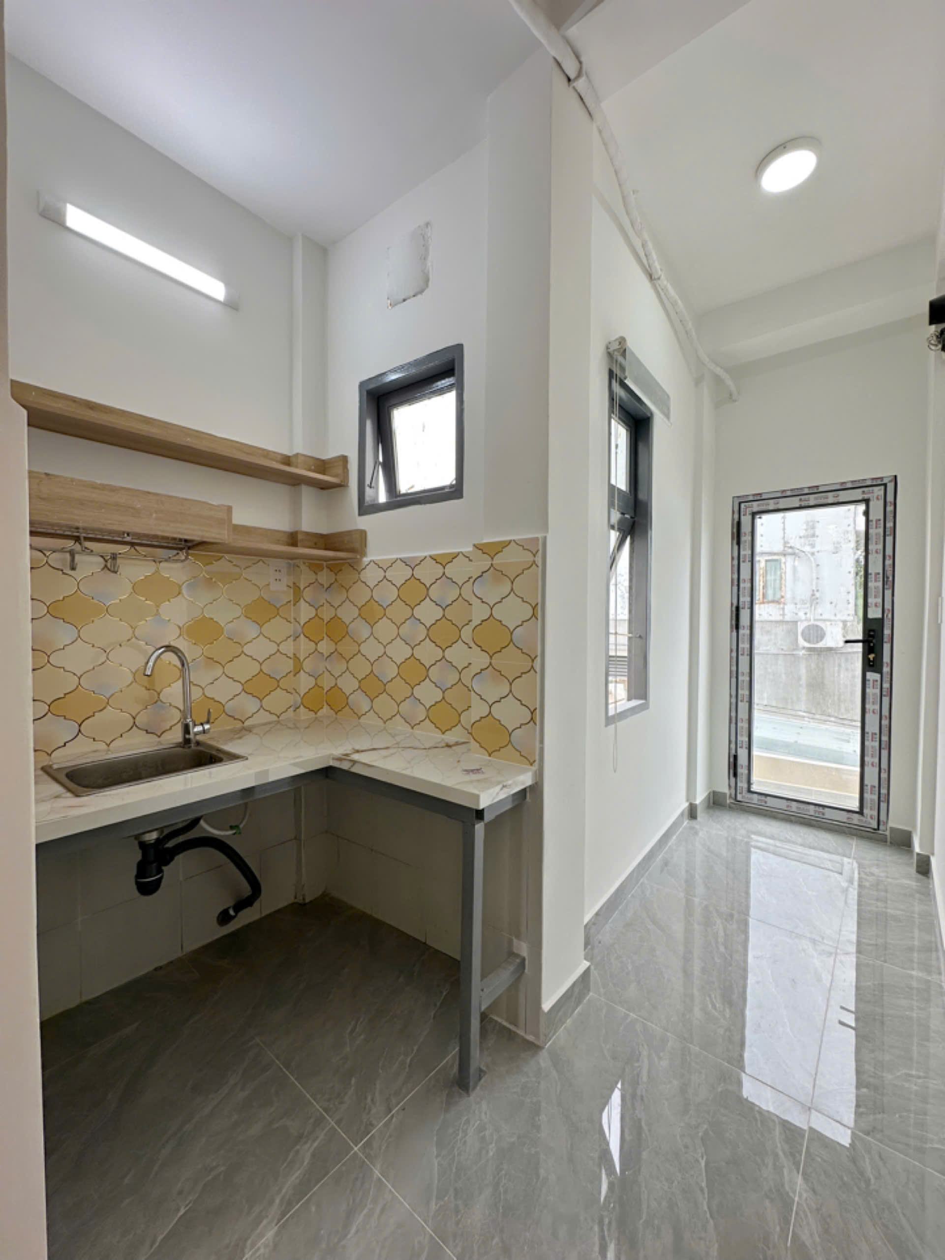 Bán nhà mới dòng tiền ổn định 30 triệu tháng 
Có 5 đ trung tâm q4  đúc 6 tấm-4