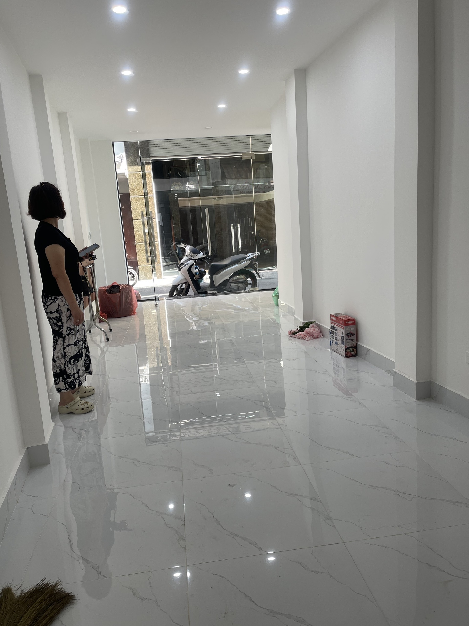 Chính chủ cần cho thuê nhà 3 tầng ở số 42B ngõ Núi Trúc, Ba Đình, Hà Nội