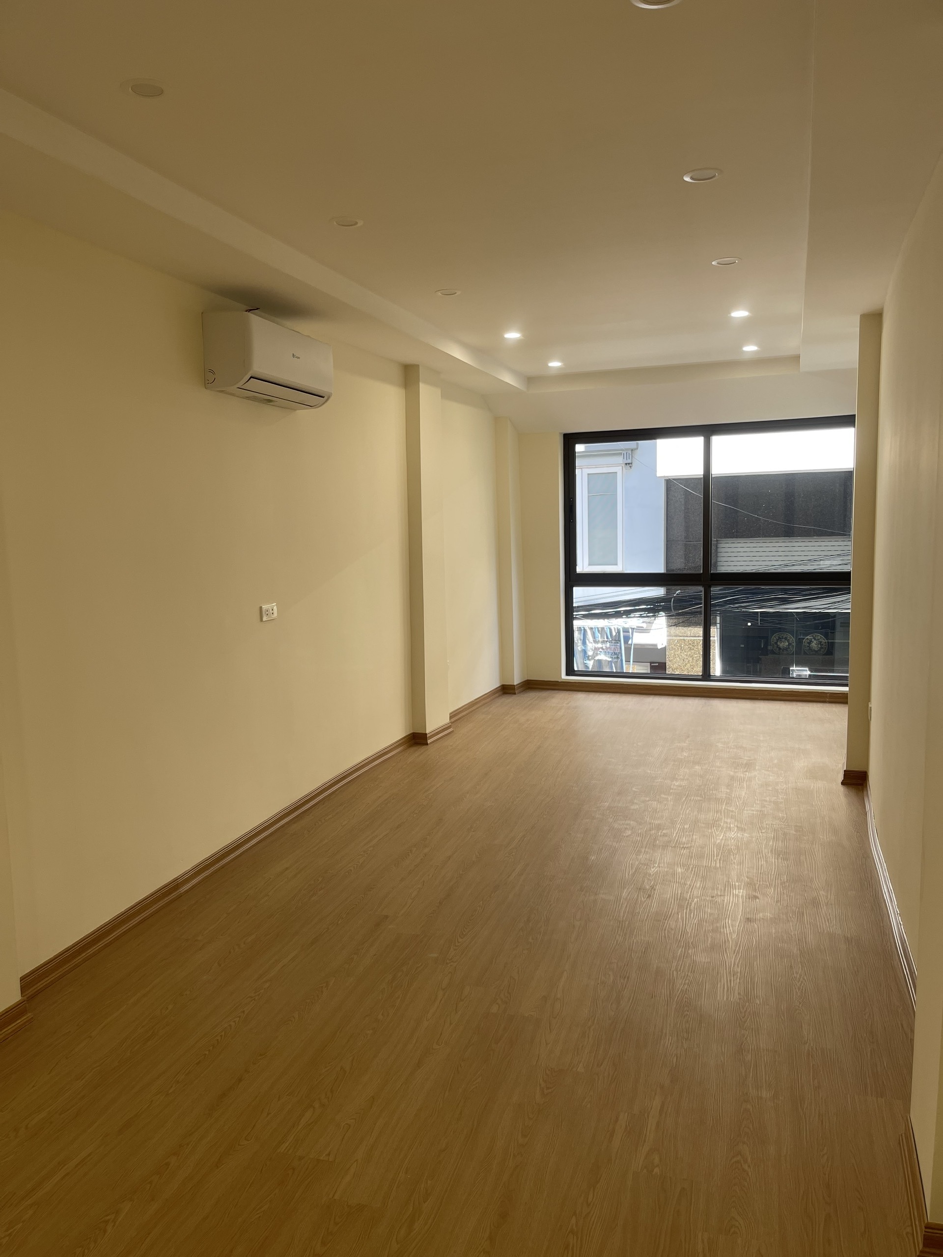 Chính chủ cần cho thuê nhà 3 tầng ở số 42B ngõ Núi Trúc, Ba Đình, Hà Nội