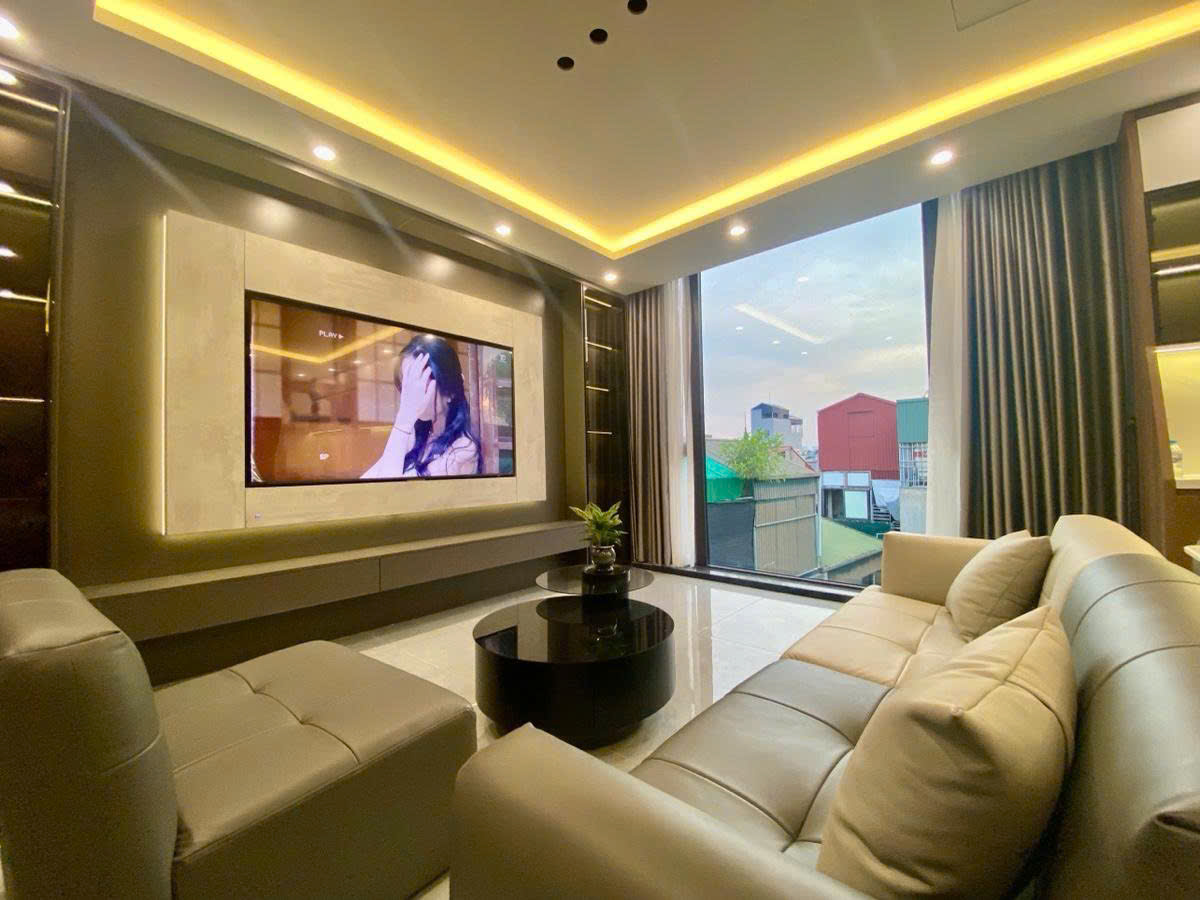 Bán nhà Ngô Gia Tự 45m 6 tầng MT5m thang máy 30m ra ô tô tránh giá 11 tỷ