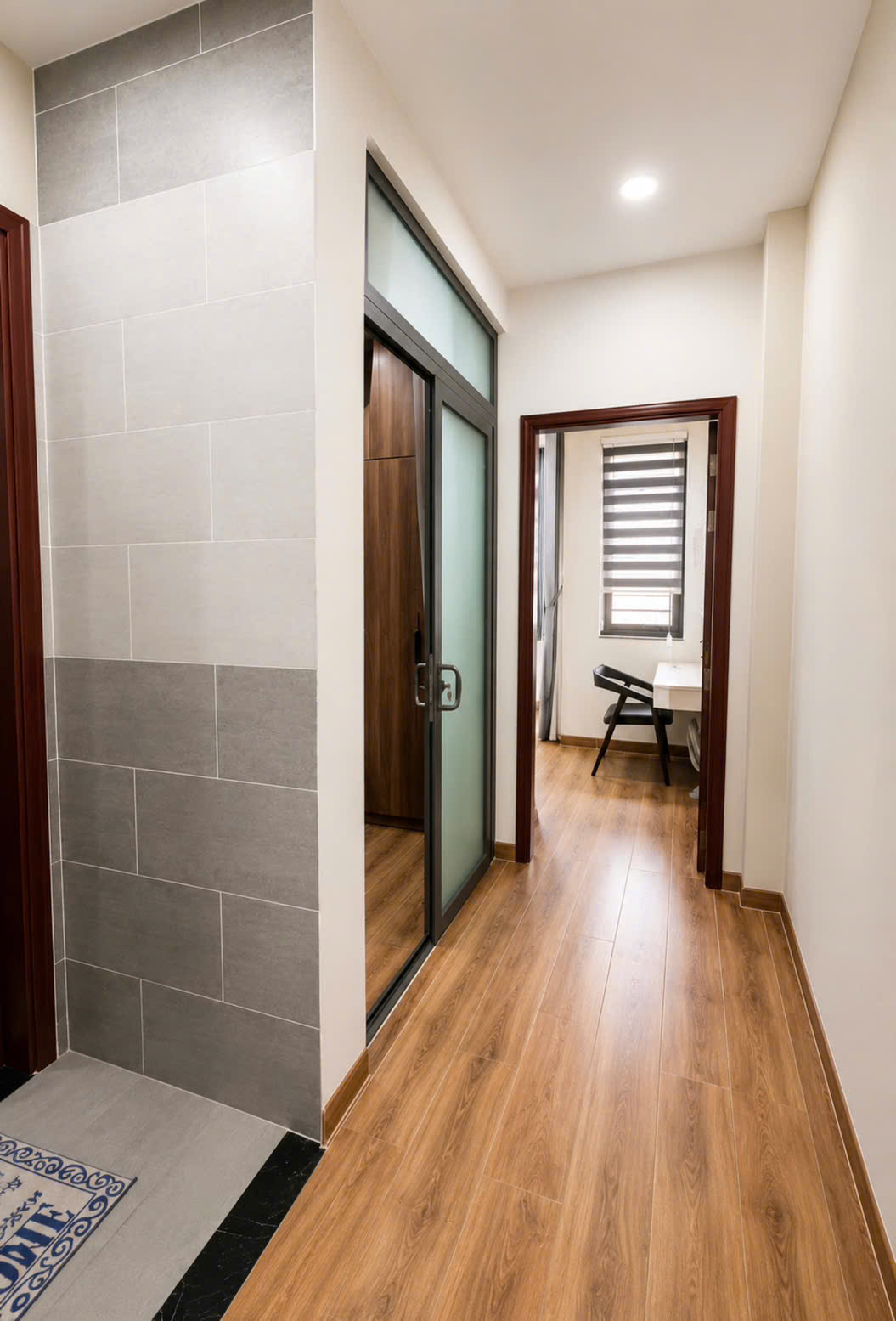 SÁT VÒNG XOAY LÊ ĐẠI HÀNH - HXH - NGANG 4.4M - 5 TẦNG BTCT ĐÚC - 50M²-3