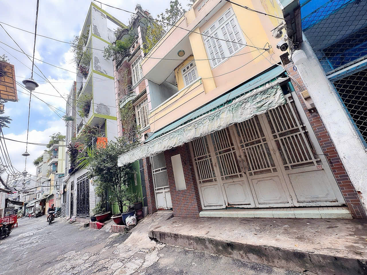 BÁN NHÀ 3 TẦNG HXH 8M Đ. TRẦN VĂN ĐANG THÔNG HOÀNG SA& CÁCH MẠNG THÁNG 8, QUẬN 3 - NGANG HIẾM 6M*15M SỔ HỒNG VUÔNG ĐẸP * LH GIANG GIANG: 093.86.76.685