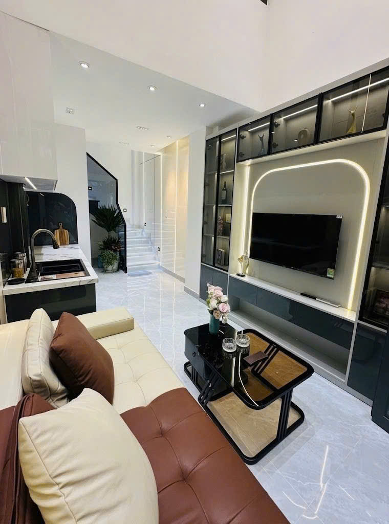 Bán nhà hẻm Xe hơi Nguyễn Thiện Thuật, QUẬN 3, 3 x 7m (23 m2), giá 5.7 tỷ