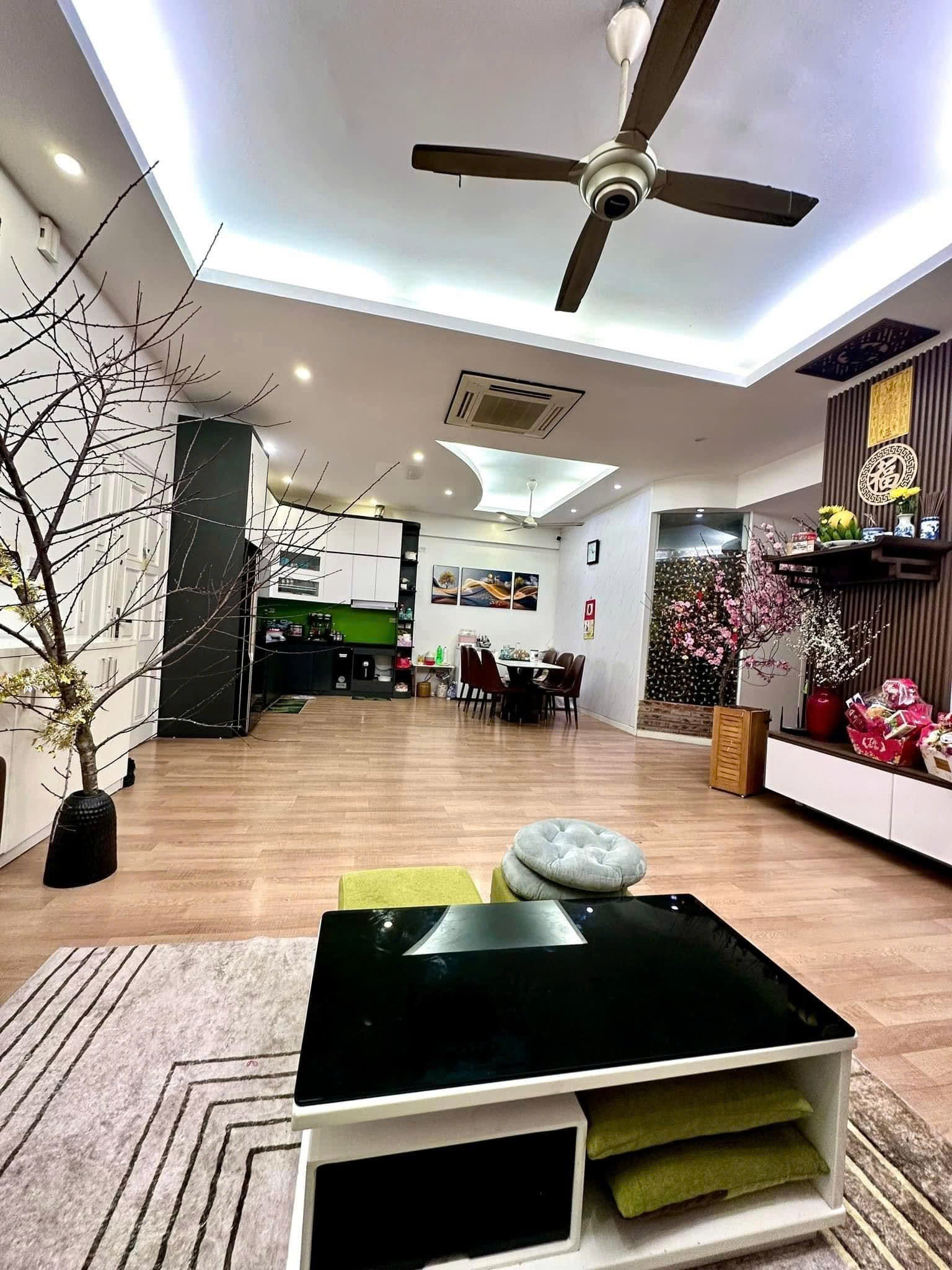 Chính chủ bán nhanh căn hộ 134,2m2 CT2 KĐT Văn Khê - 3PN, vị trí đẹp, không gian sống lý tưởng