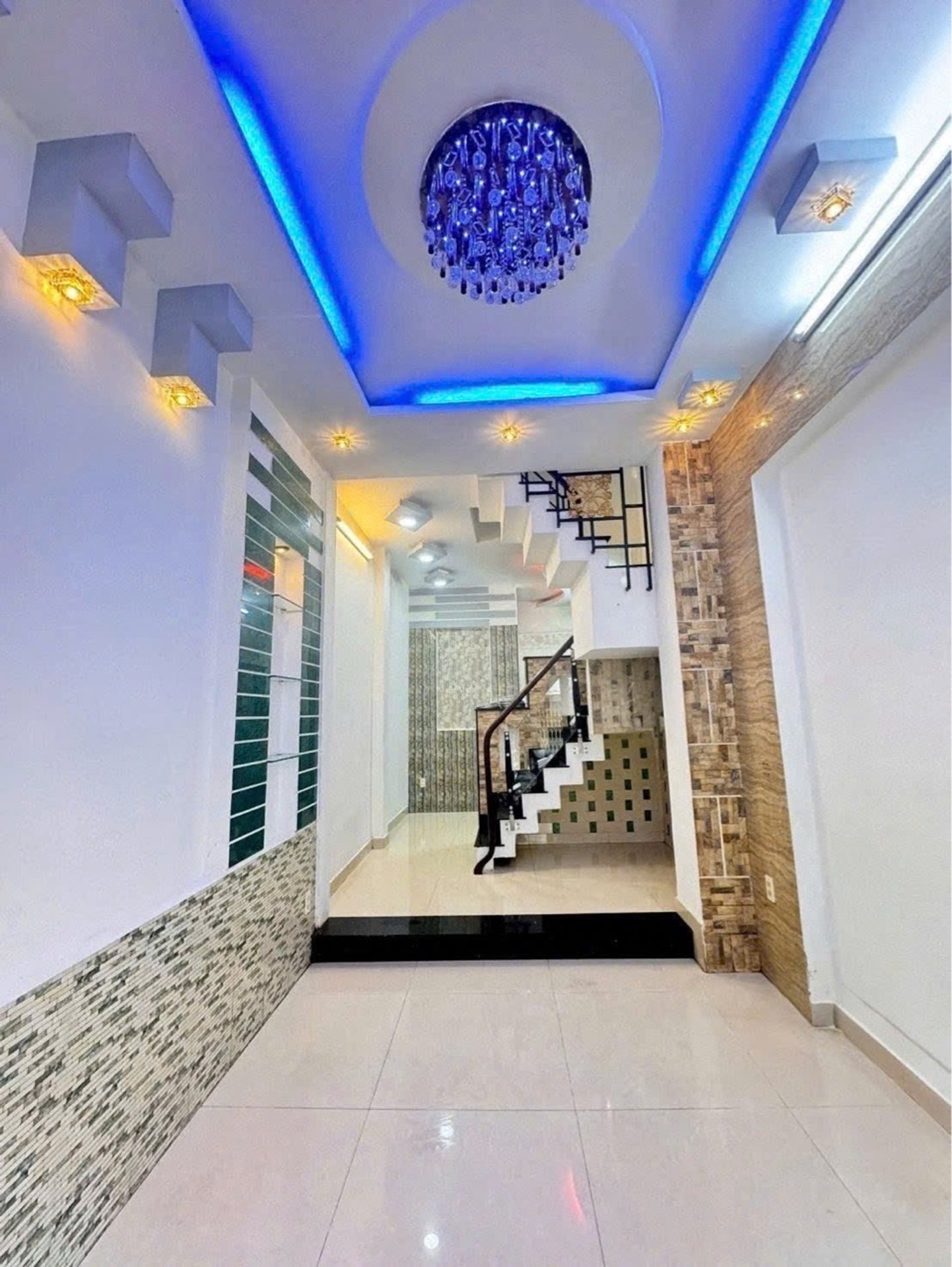NHÀ 3 X 9.5 ĐÚC 4 TẦNG - ĐƯỜNG NGUYỄN THỊ MINH KHAI Q3 - FULL TIỆN ÍCH XUNG QUANH - NHỈNH 6 TỶ
