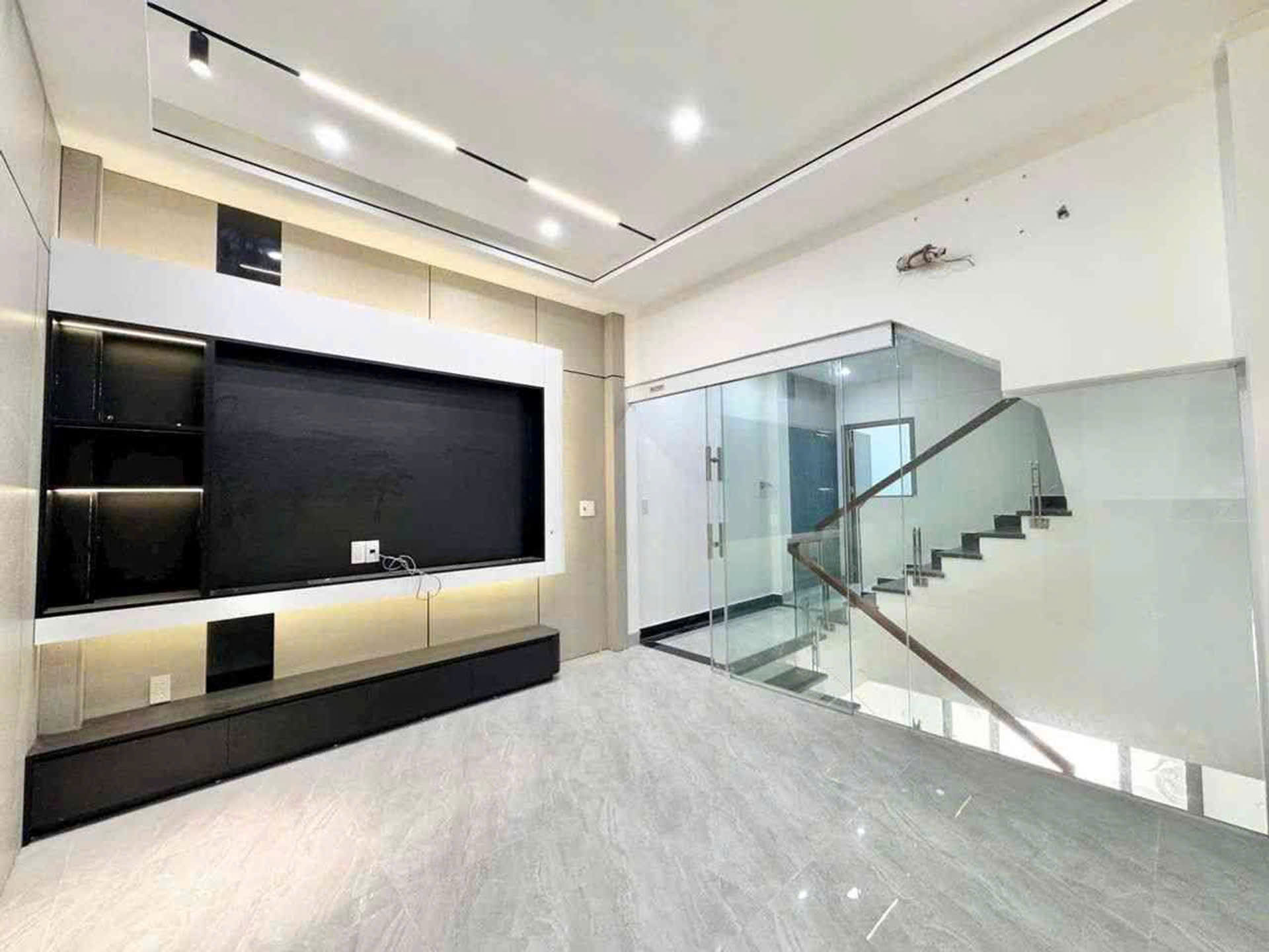 NHÀ ĐẸP 4,5 TẦNG TĐC CHỢ HOA QUẢ, HẢI PHÒNG - GIÁ CHỈ 4,6 TỶ