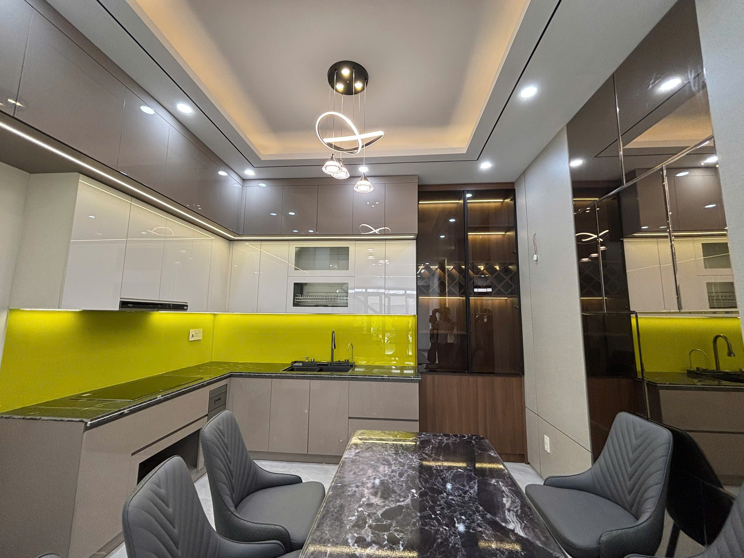 NHÀ ĐẸP 4,5 TẦNG TĐC CHỢ HOA QUẢ, HẢI PHÒNG - GIÁ CHỈ 4,6 TỶ