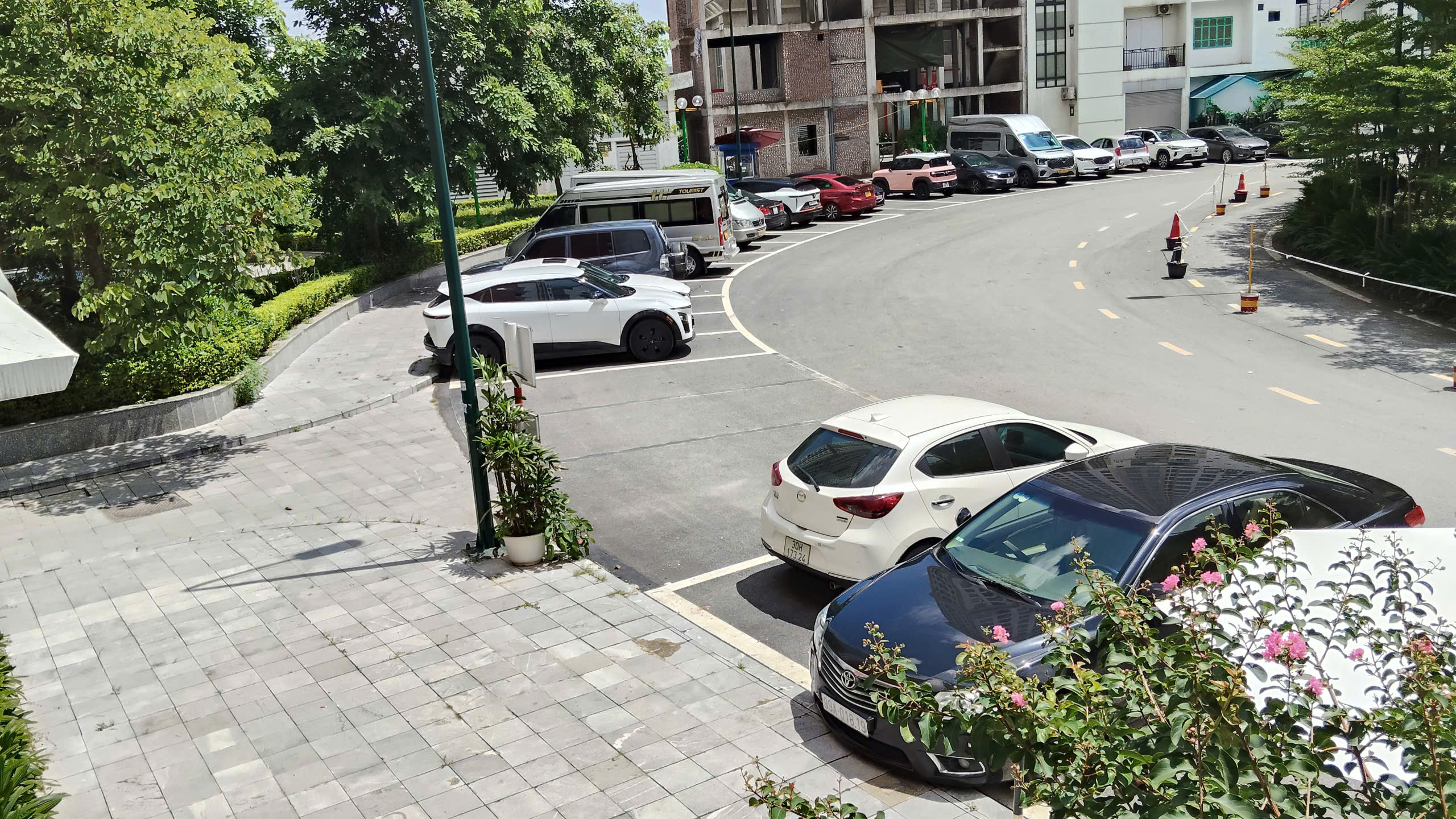 TRỤ SỞ DOANH NGHIỆP TẠI CIPUTRA – 542M², HOÀN THIỆN SẴN VẬN HÀNH