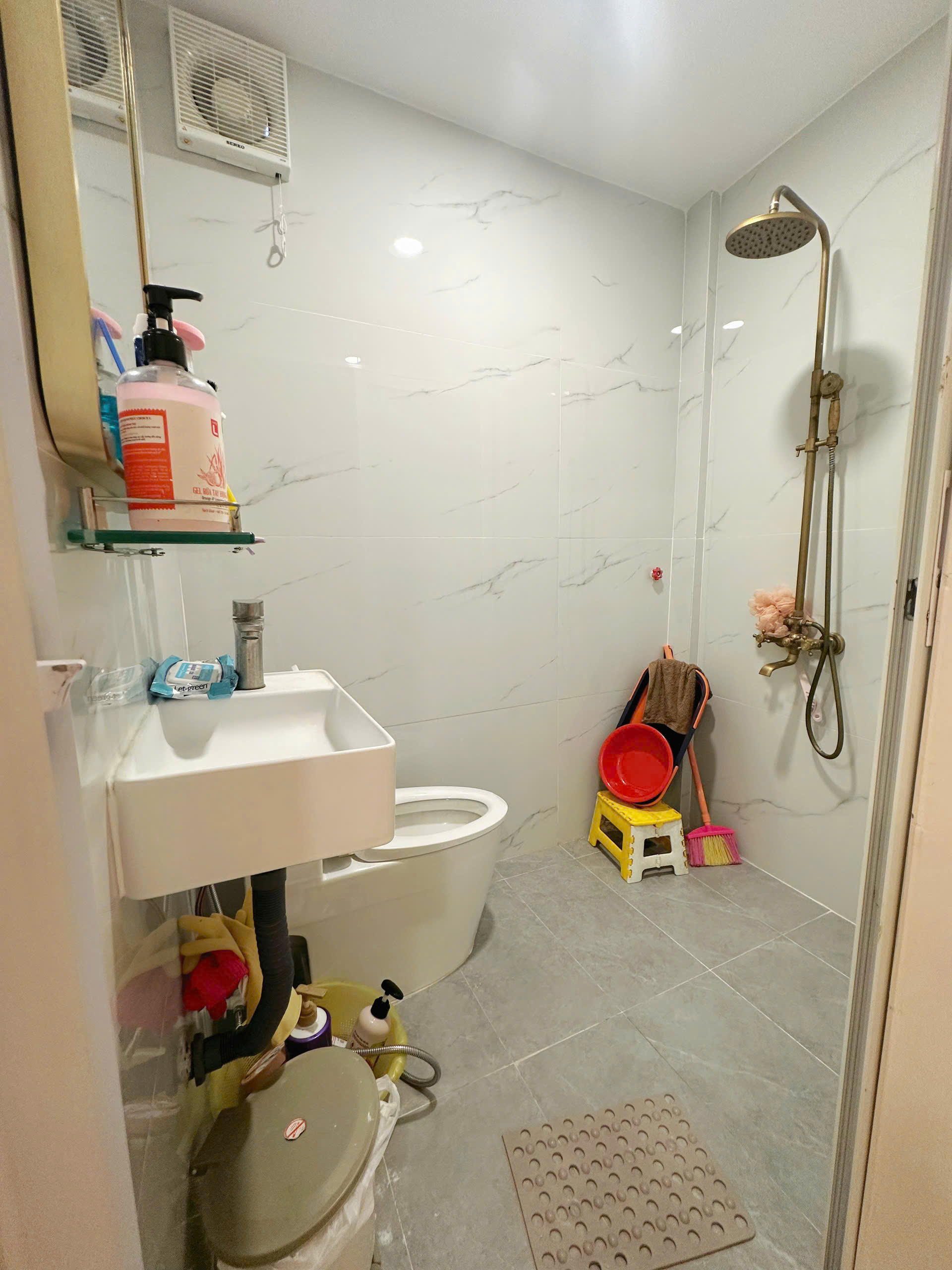 bán nhà mới cách mặt tiền xe tải khánh hội 50 m
3 tầng có 4 đ-3