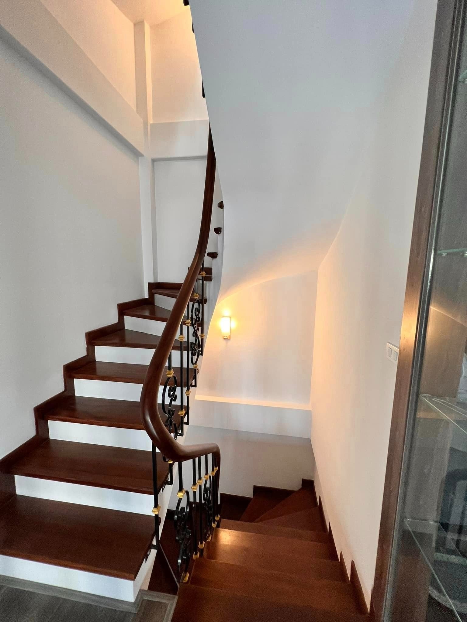 Tôi cho thuê nhà, 95m2_ 6T; Hoàng Quốc Việt, Tô Hiệu, Nghĩa Tân -48 tr
