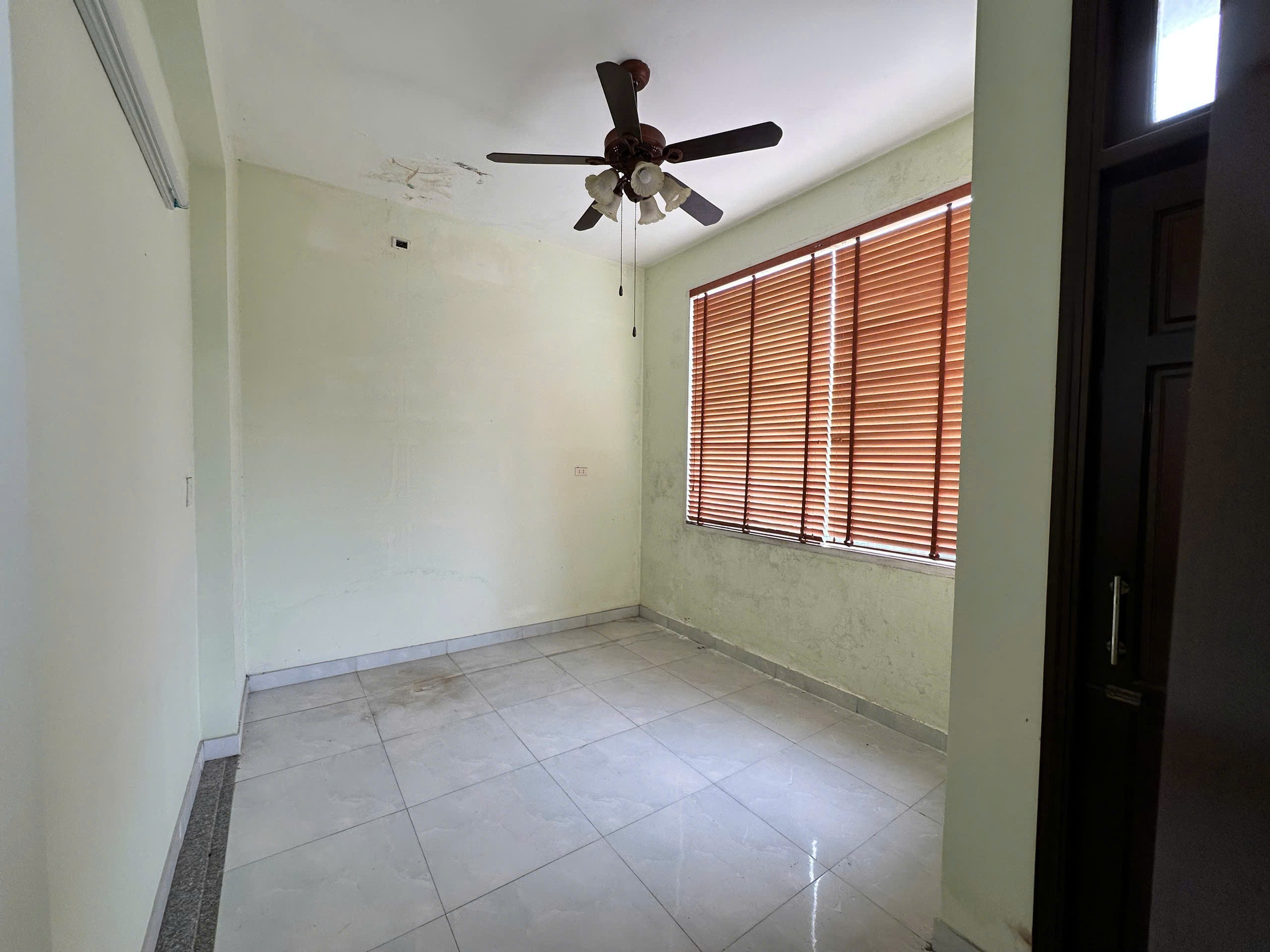 Bán nhà 3 tầng 3 mê đường Bàu Năng 7 - Gần ngã 4 Hoàng Thị Loan-3