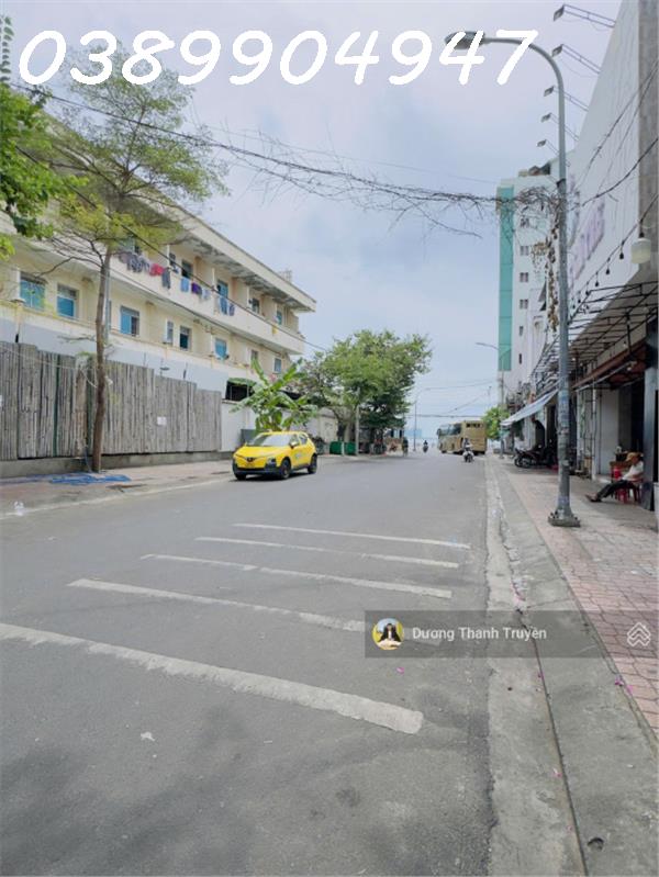 Bán nhà 2 tầng mặt tiền Đoàn Trần Nghiệp cách biển Hòn Chồng chỉ 200m, dòng tiền 11tr/tháng, 13,5tỷ