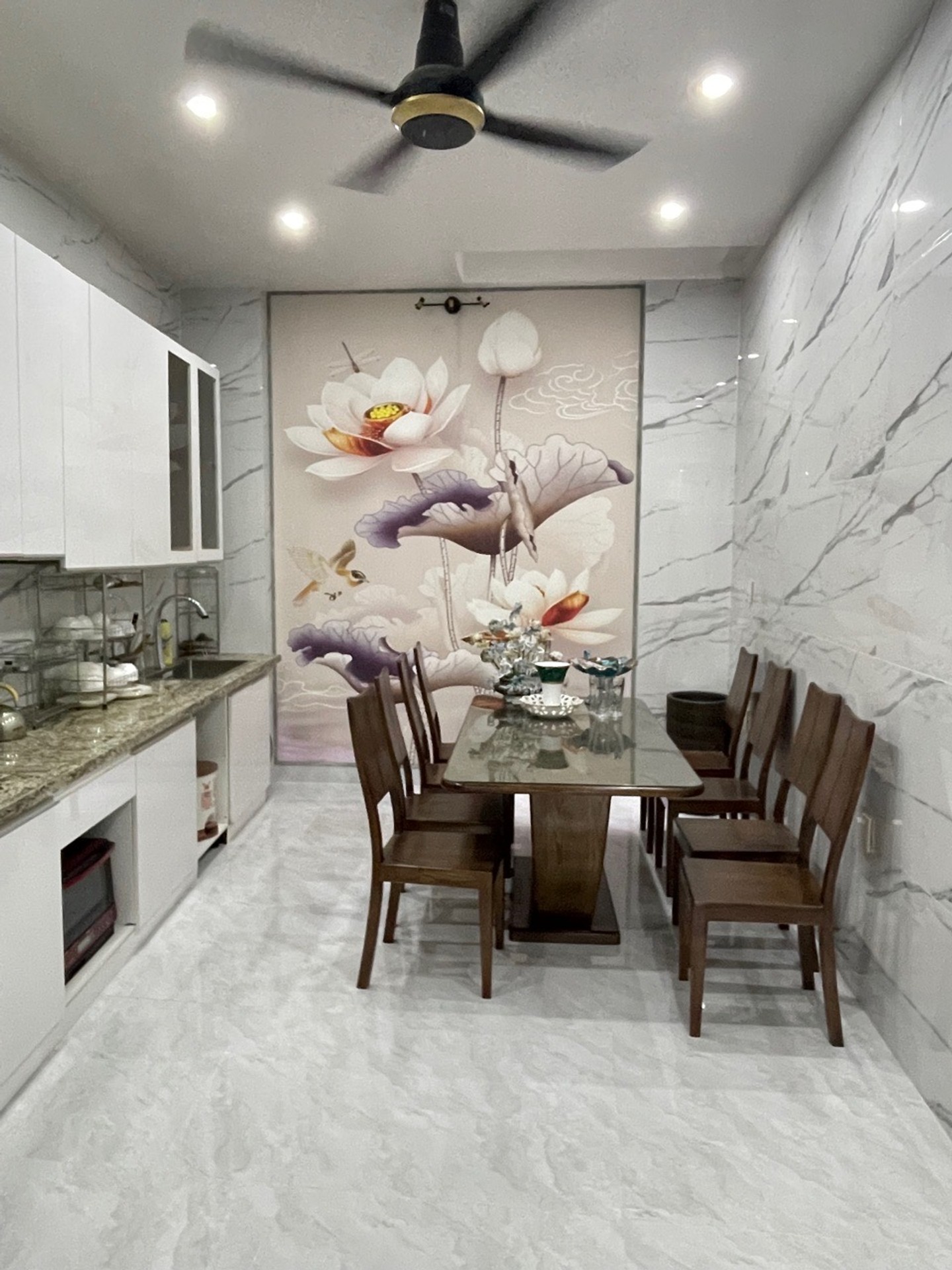 Bán nhà độc lập sân cổng riêng - Gần phố đi bộ Thế Lữ