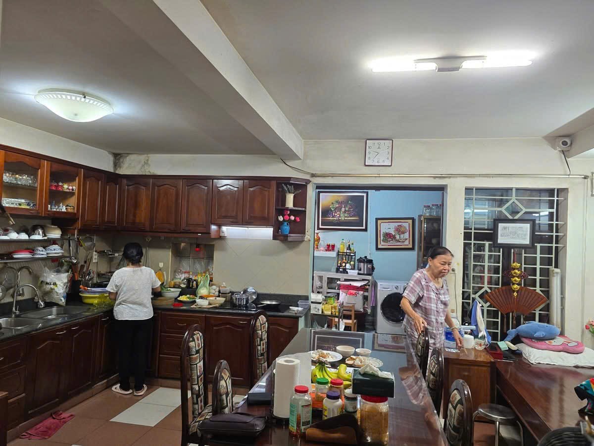 CẦN BÁN NHÀ 3 TẦNG VỊ TRÍ TRUNG TÂM ĐƯỜNG CÁCH MẠNG THÁNG 8, PHƯỜNG 13, QUẬN 10, TP.HCM-3