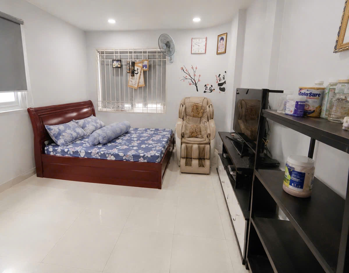 NGAY BỆNH VIỆN THỐNG NHẤT TÂN BÌNH - VỊ TRÍ ĐẮC ĐỊA - NGANG GẦN 4M - 5 TẦNG BTCT-3