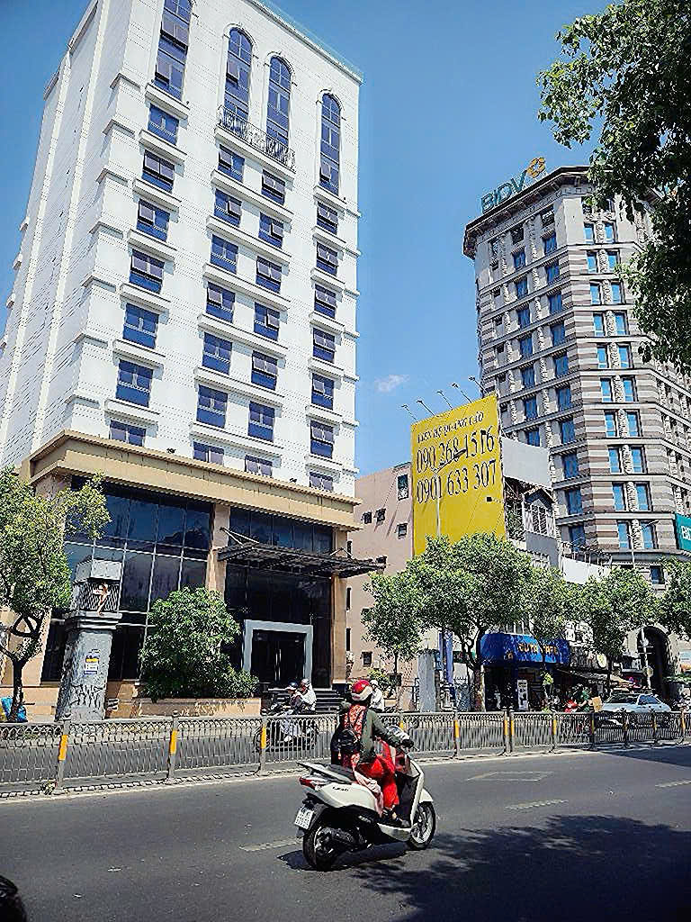 BÁN NHÀ 3 TẦNG HXH Đ.NAM KỲ KHỞI NGHĨA, QUẬN 3 - DT 64M2 - XE HƠI NGỦ TRONG NHÀ* LH GIANG GIANG: 093.86.76.685