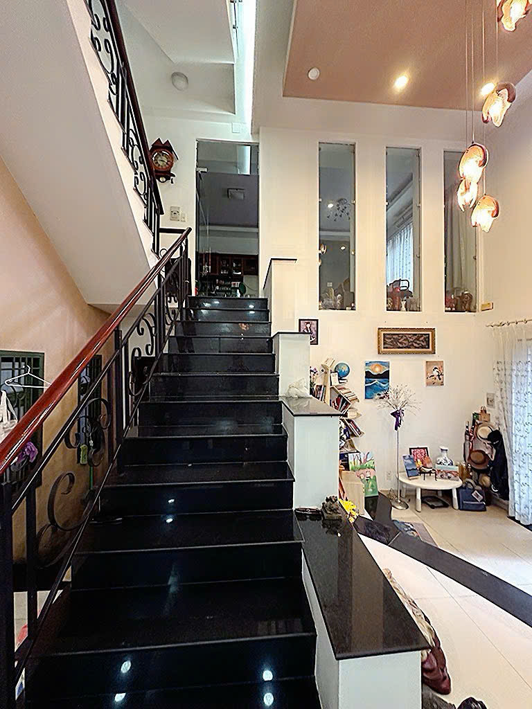 BÁN NHÀ NGAY MT Đ.VÕ THỊ SÁU, QUẬN 3 - NGANG LỚN 5,5M*14M - CHÍNH CHỦ XƯA * LH GIANG GIANG: 093.86.76.685-4