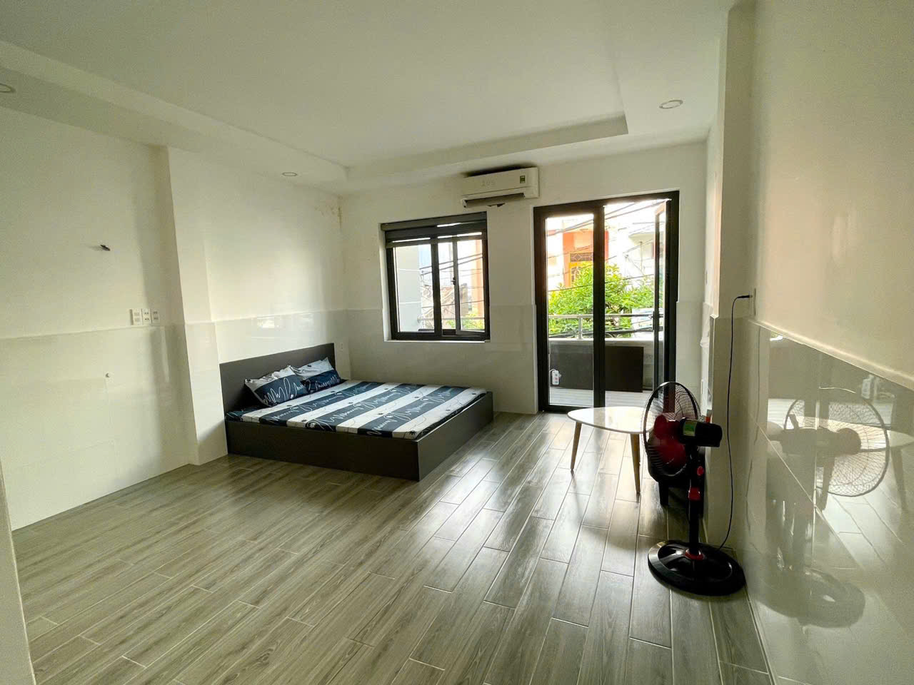 Bán nhà lô góc hẻm 8m Vườn Lài - Lũy Bán Bích, 4,3x18m, 3 tầng - 5PN, HĐT 35tr, 8,95 Tỷ