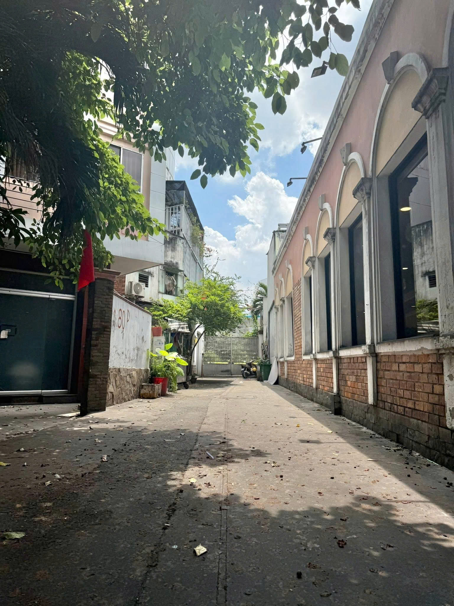 Bán nhà HXH 6m Hòa Bình - gần Lạc Long Quân, 5,5x19m - Cấp 4 - tiện xây, 1 đời chủ, 10,5 Tỷ.