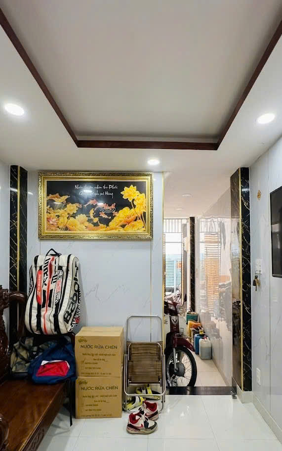 Bán nhà Nguyễn Thiện Thuật, QUẬN 3, nhà mới 5 tầng, giá 4.95 tỷ