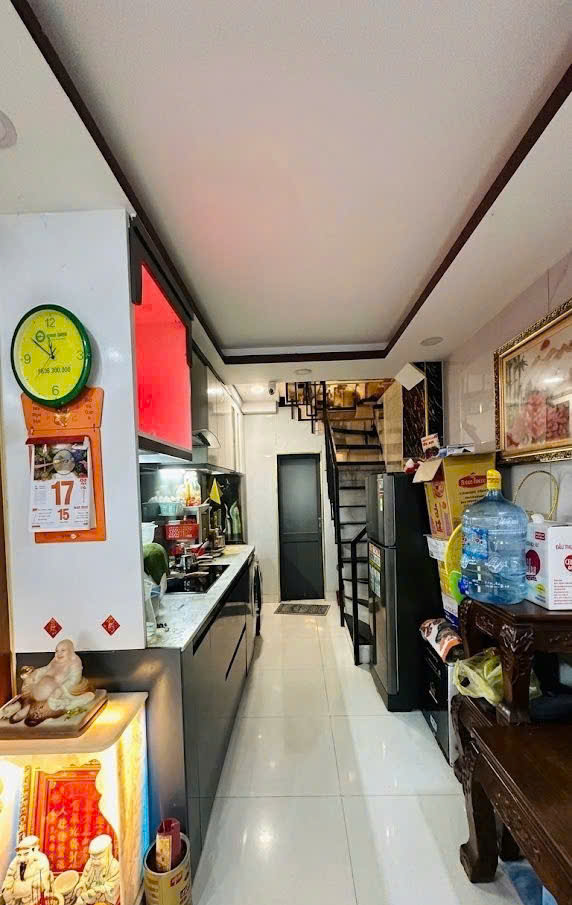 Nhà mới Nguyễn Thiện Thuật , QUẬN 3 , 5 tầng , giá 4.95 tỷ