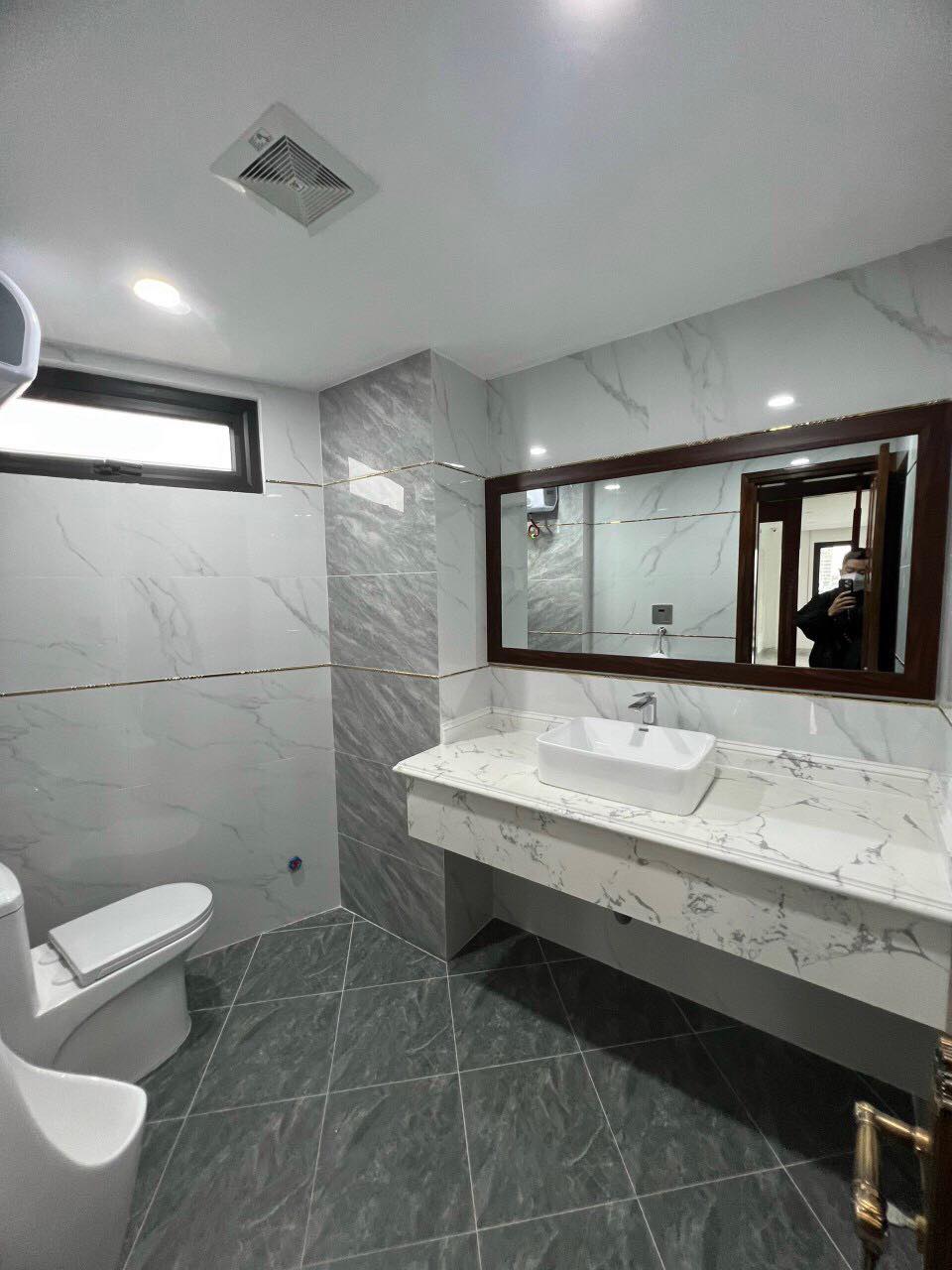 Cho thuê nhà, Nguyễn Khánh Toàn, Nguyễn Văn Huyên; 242m2* 1T -31 tr-1