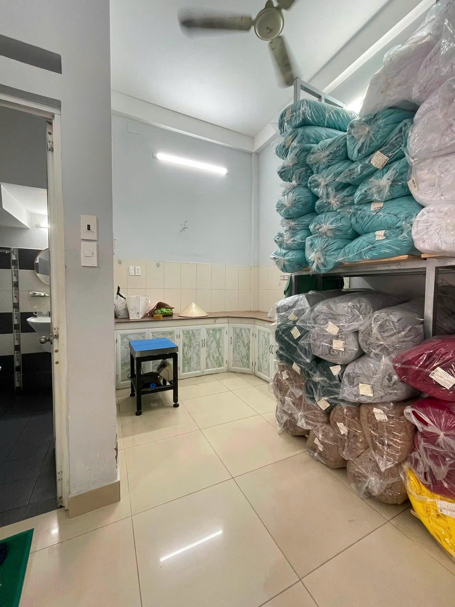 Bán nhà Mặt tiền Lê Cảnh Tuân - giao Nguyễn Sơn, 8,6x11m, 2 Tầng - 4PN, chỉ 12,8 Tỷ-3