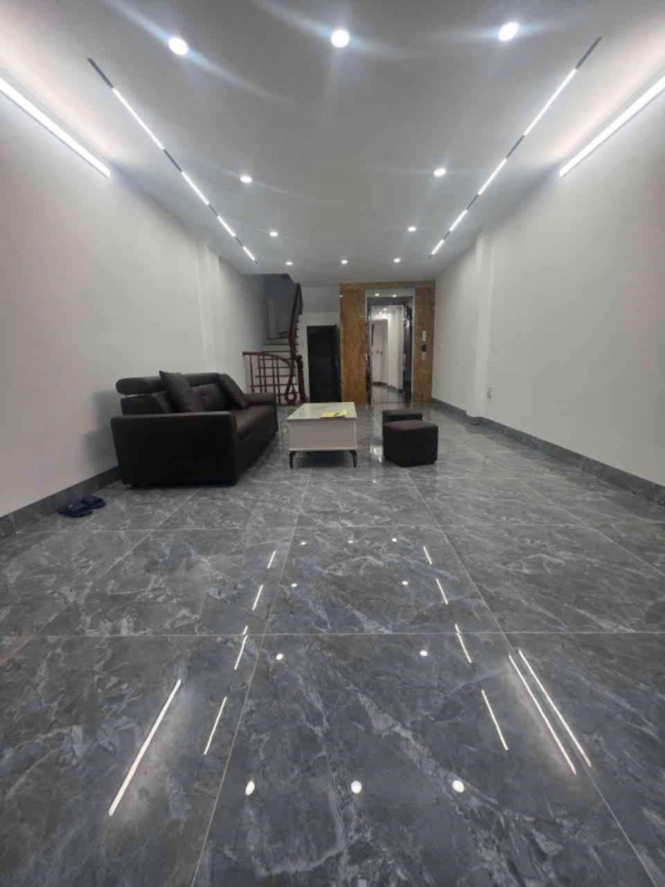 🏡 BÁN NHÀ CHU HUY MÂN – THANG MÁY – 6 TẦNG – FULL NỘI THẤT – CHỈ NHỈNH 9 TỶ!