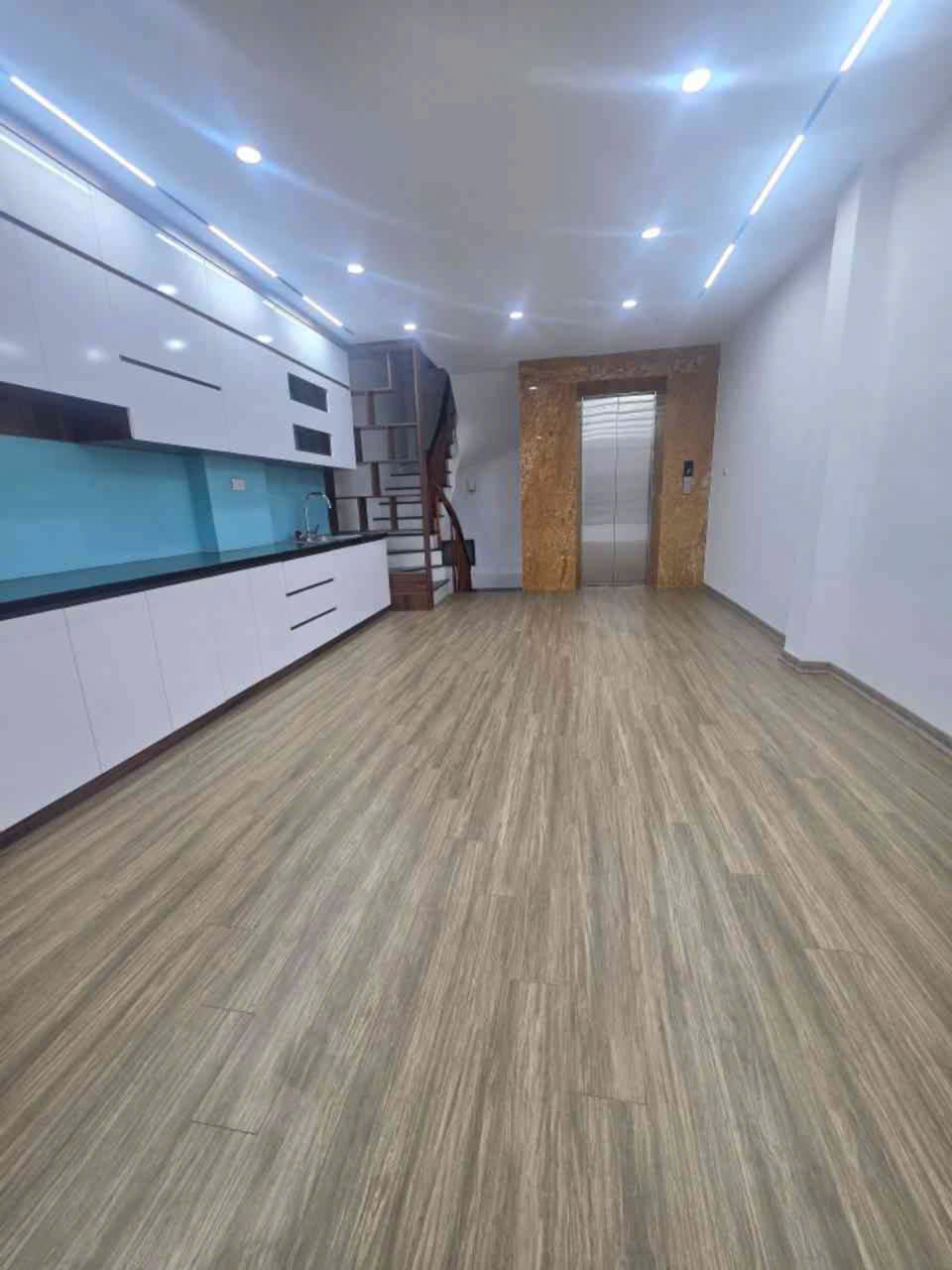 🏡 BÁN NHÀ CHU HUY MÂN – THANG MÁY – 6 TẦNG – FULL NỘI THẤT – CHỈ NHỈNH 9 TỶ!