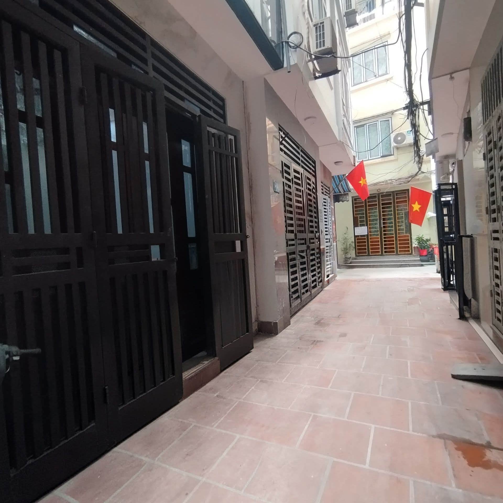 BÁN NHÀ PHỐ TRẦN BÌNH 31M², 5 TẦNG, NGÕ NÔNG GẦN PHỐ, Ô TÔ ĐỖ GẦN, NHÀ DÂN XÂY, CHỈ 6,8 TỶ