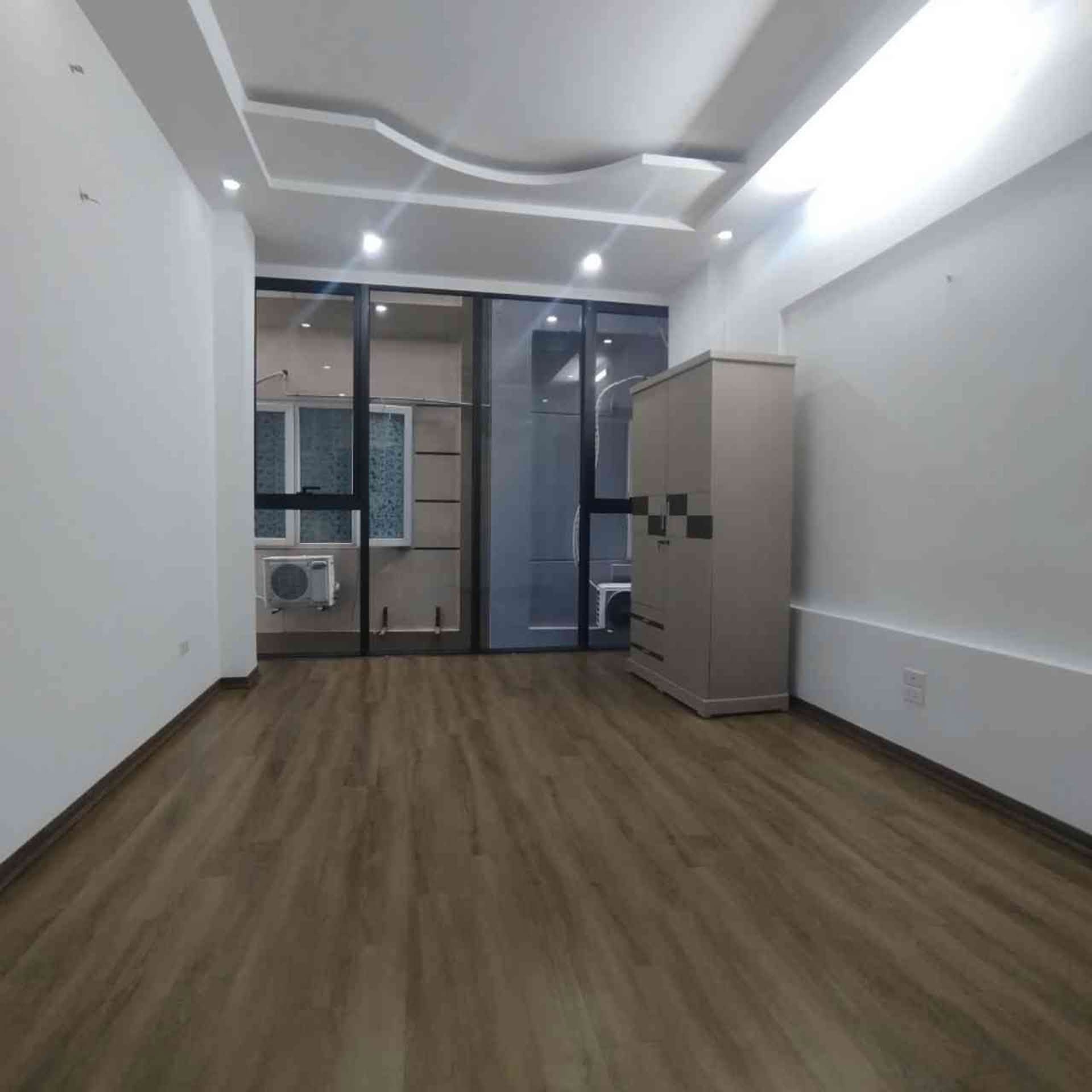 BÁN NHÀ PHỐ TRẦN BÌNH 31M², 5 TẦNG, NGÕ NÔNG GẦN PHỐ, Ô TÔ ĐỖ GẦN, NHÀ DÂN XÂY, CHỈ 6,8 TỶ