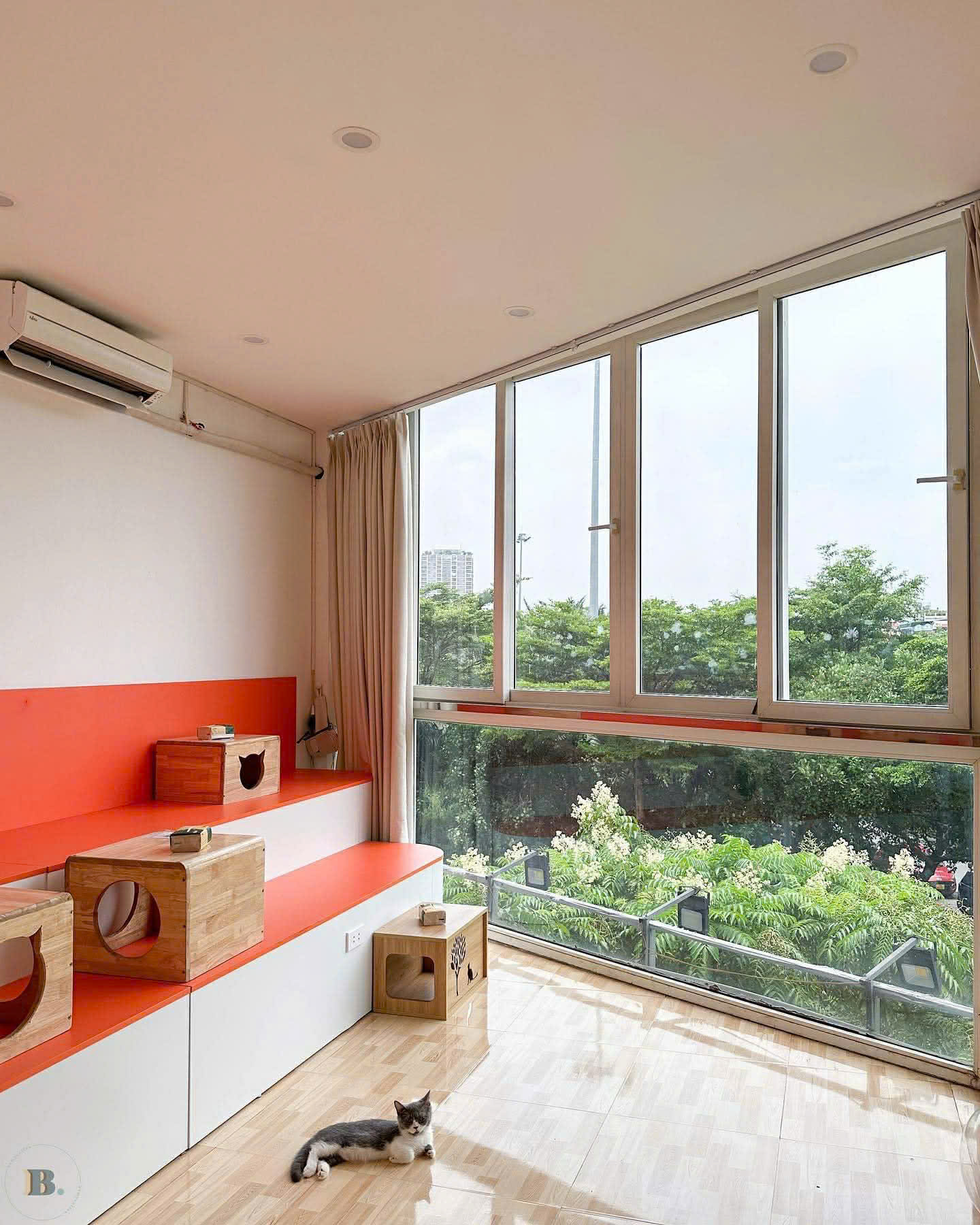 Cho thuê nhà nguyên căn mặt đường Võ Chí Công - 4 tầng - kinh doanh + ở