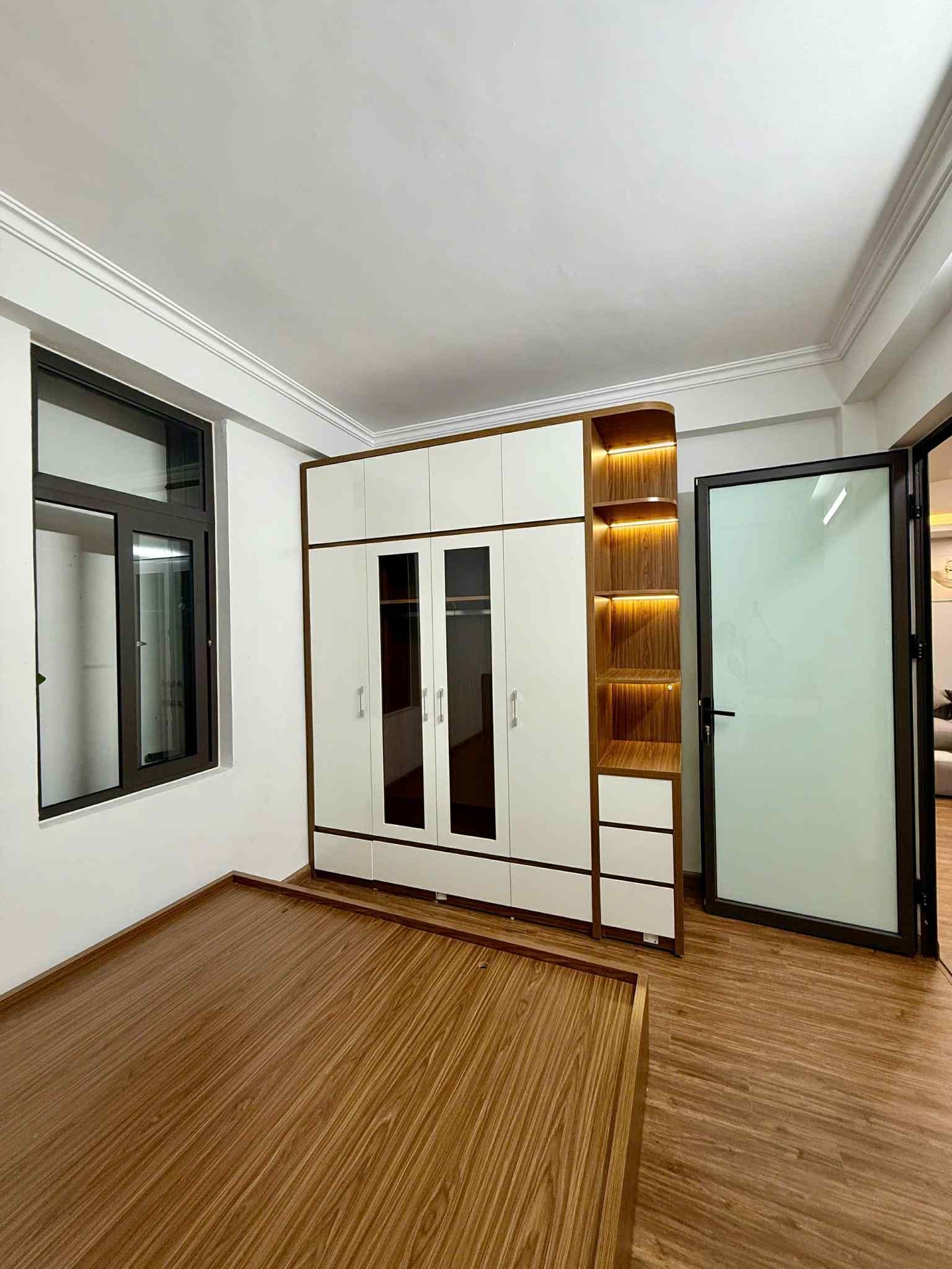 MỸ ĐÌNH - CHDV 9 PHÒNG FULL ĐỒ- 40M2X5T - DÒNG TIỀN 40TR/THÁNG- Ô TÔ GẦN -TẦM TIỀN HIẾM