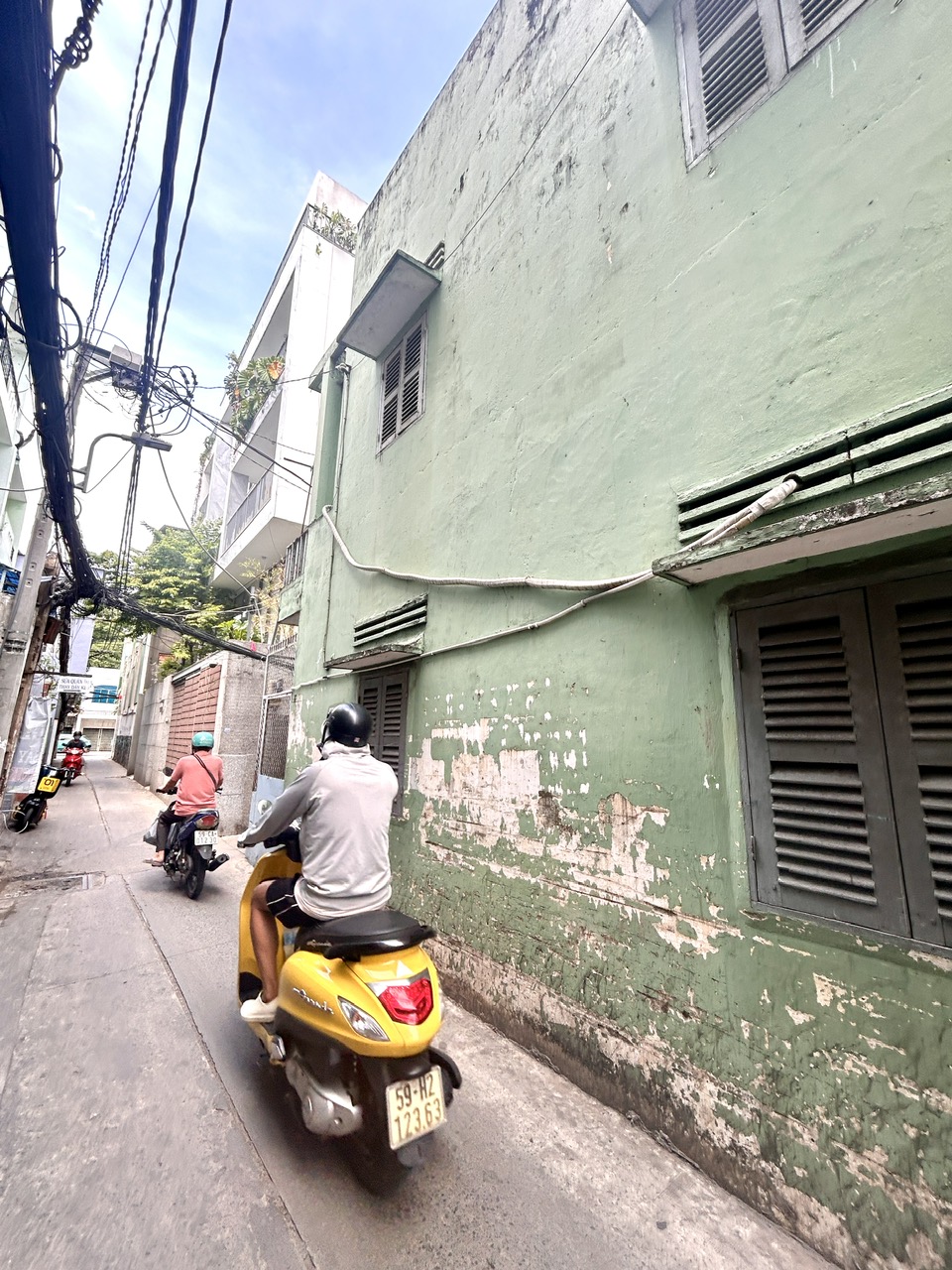 BÁN CĂN GÓC 2 MT- CÁCH 10M RA Đ.XE TẢI TÔN THẤT THUYẾT- NGANG LỚN 4.5M2- 45M2 CHÀO CHỈ 6T-  GẦN ĐẠI HỌC NGUYỄN TẤT THÀNH