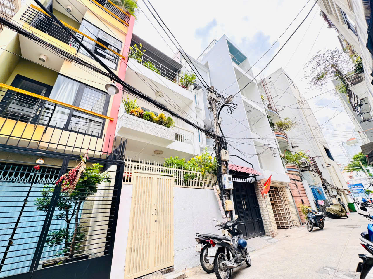 QUẬN 3: CHÍNH CHỦ 0938676685 BÁN NHÀ 4 TẦNG XE HƠI ĐẬU CỬA Đ.VÕ VĂN TẦN, P.BÀN CỜ - DT 4,2M*22M SH VUÔNG ĐẸP - GIÁ CHÀO TỐT CHỈ 18,2T- CHỈ 30M RA MẶT TIỀN VÕ VĂN TẦN & NGUYỄN THỊ MINH KHAI