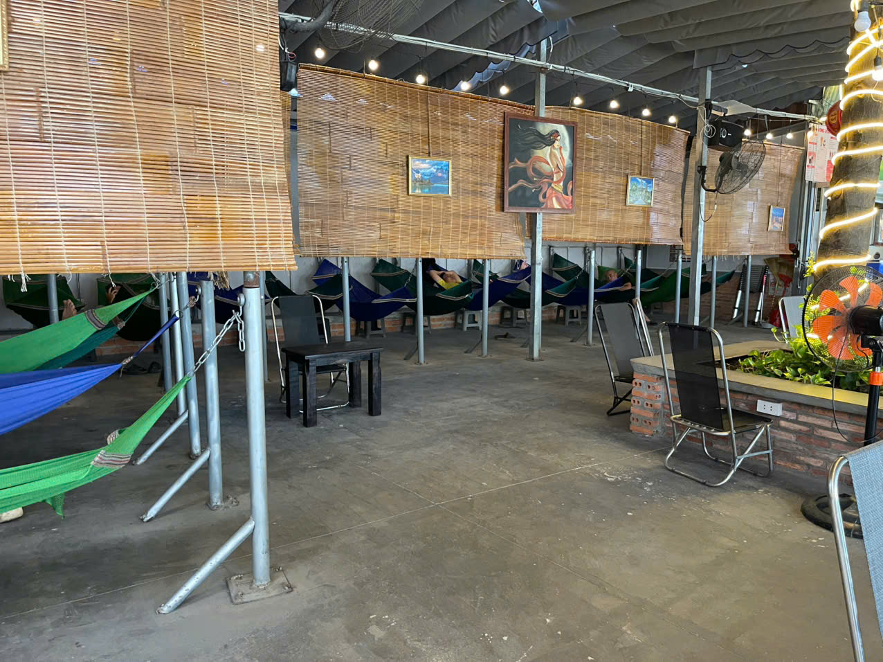 Quận 12 ! CHỐT NHANH, QUÁN CAFE S/VƯỜN - VÕNG - TRẠM SẠC - ĐIỂM TÂM, DTSD : 750 m2, MB THUÊ RẺ CHỈ : 19 tr, Tel : 0988572025 ( chính chủ )