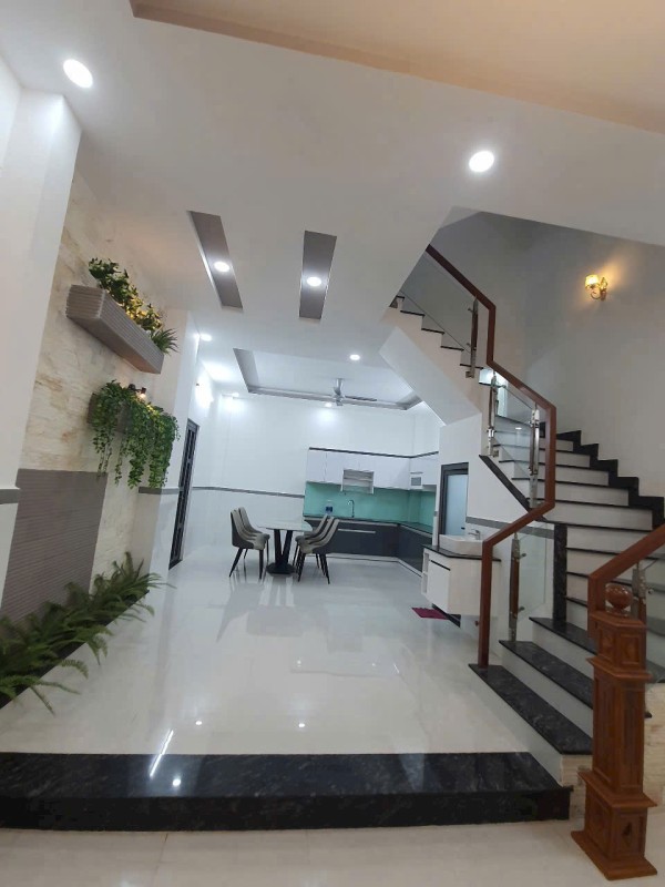 .Bán nhà góc 2 mặt tiền đường 11 trường thọ thủ đức TPHCM, LH 0909428959.