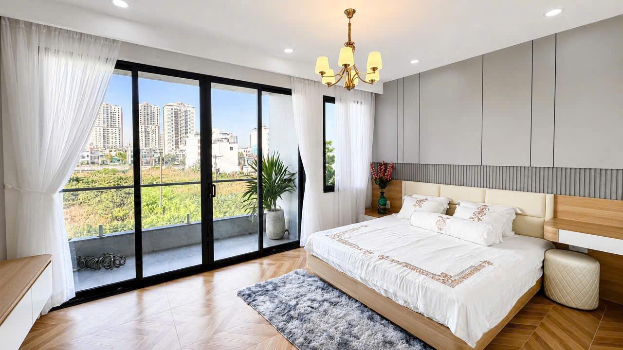 Giảm 1 tỷ căn nhà cạnh Phú Mỹ Hưng, có thang máy, 5x18m, full nội thất